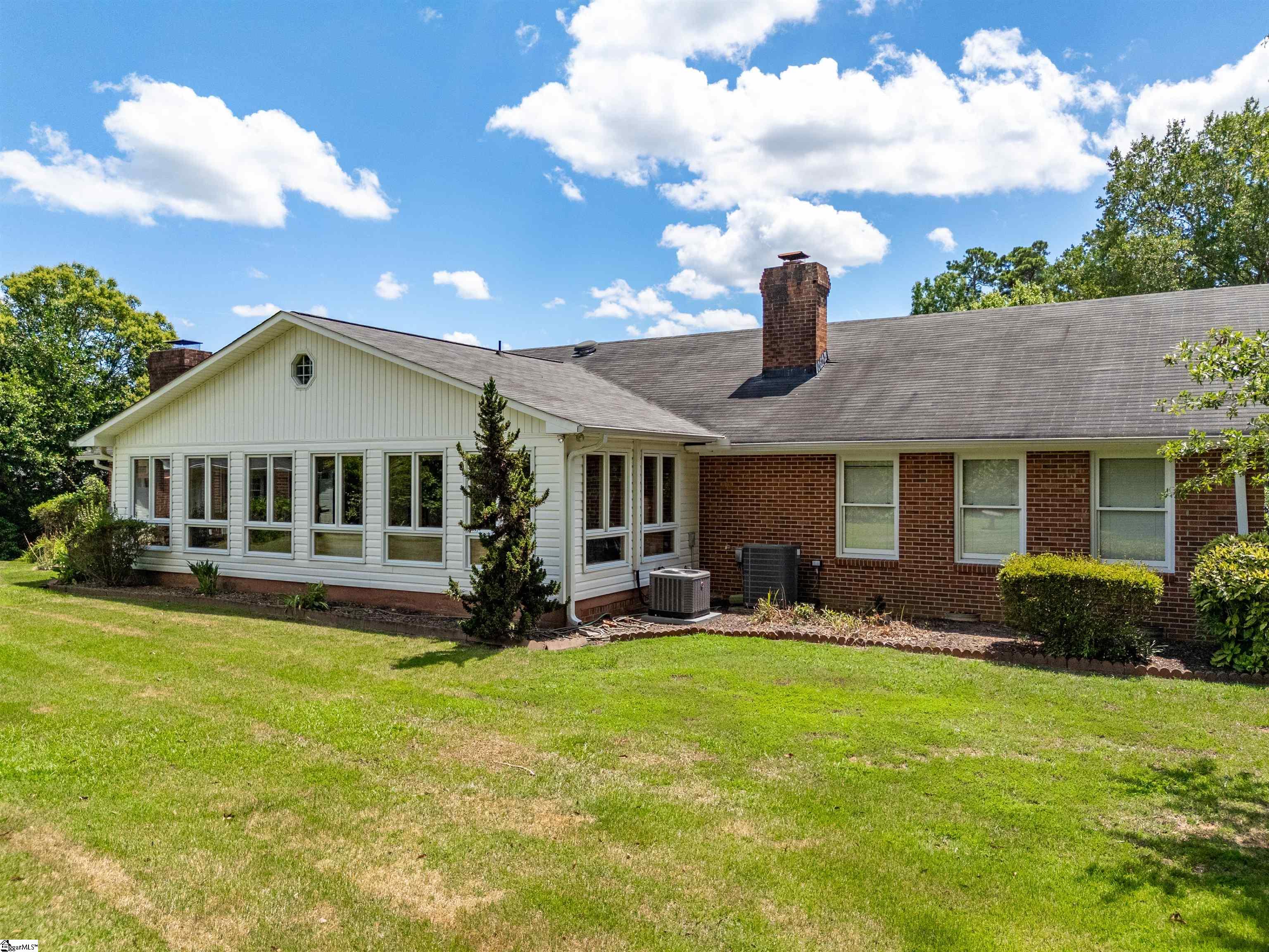 107 Gable Court Spartanburg, SC 29307-224