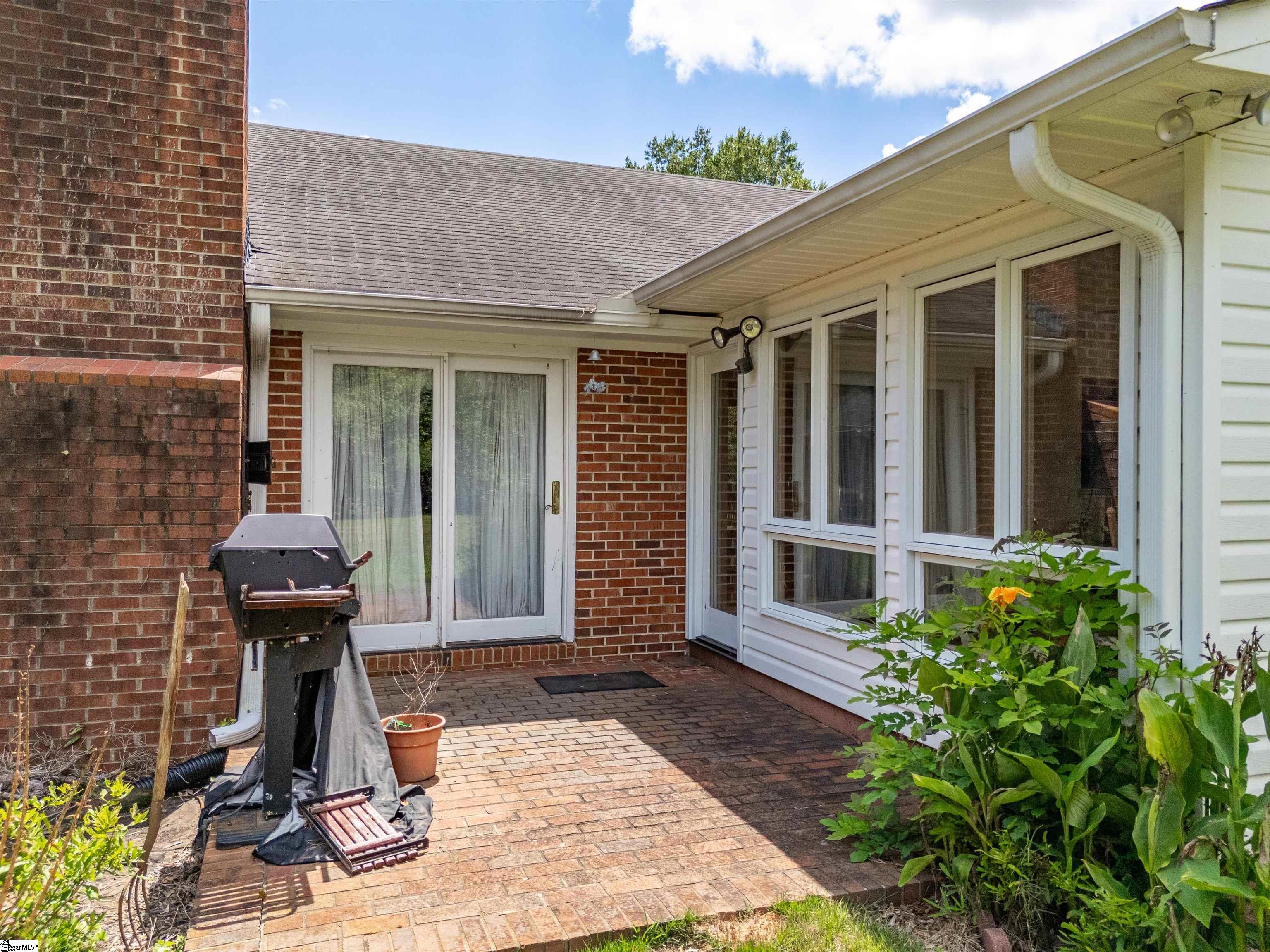 107 Gable Court Spartanburg, SC 29307-224