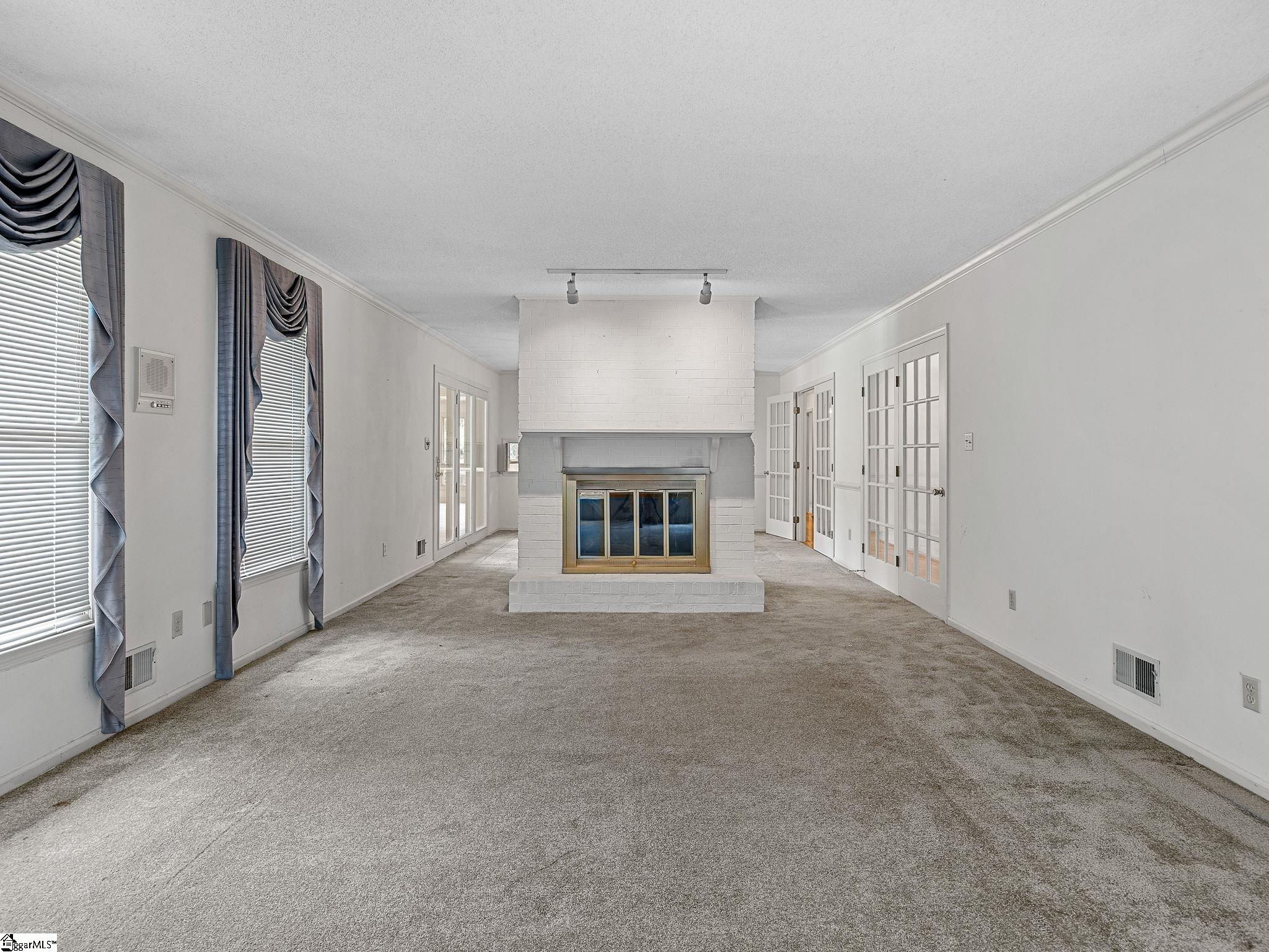 107 Gable Court Spartanburg, SC 29307-224