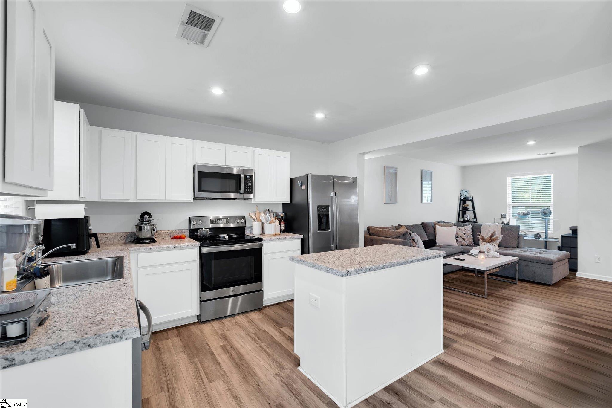121 Fernside Court Greenville, SC 29617