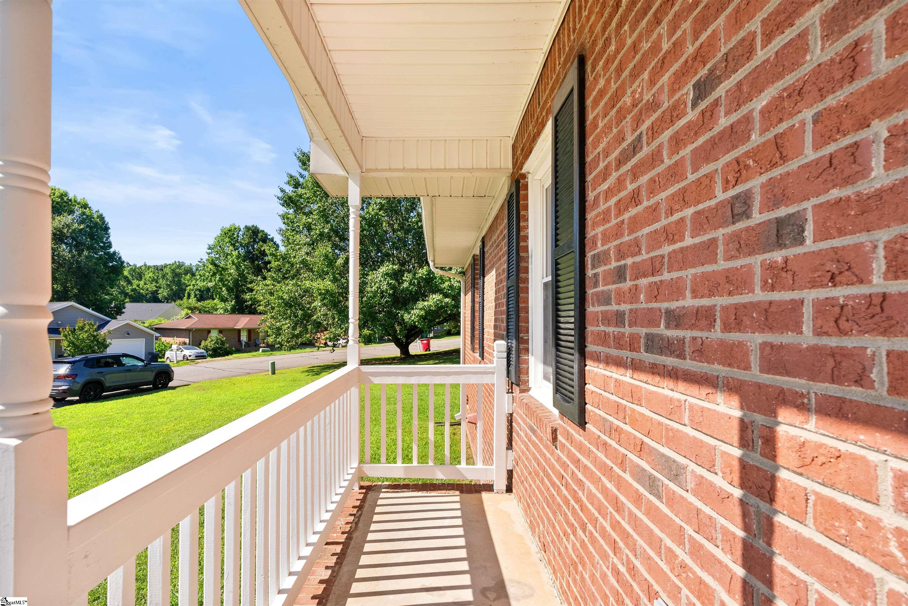138 Glassy Drive Inman, SC 29349