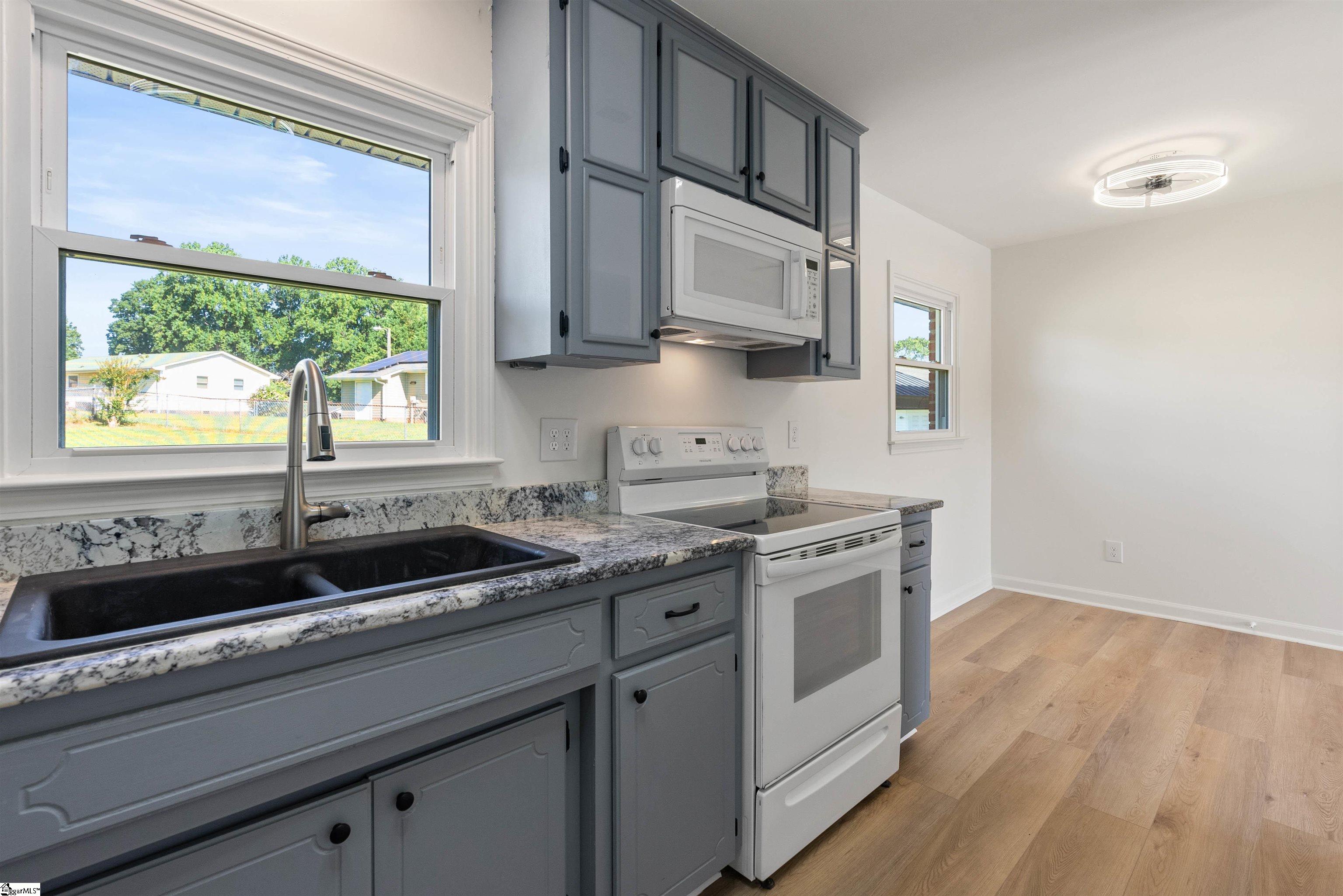 138 Glassy Drive Inman, SC 29349