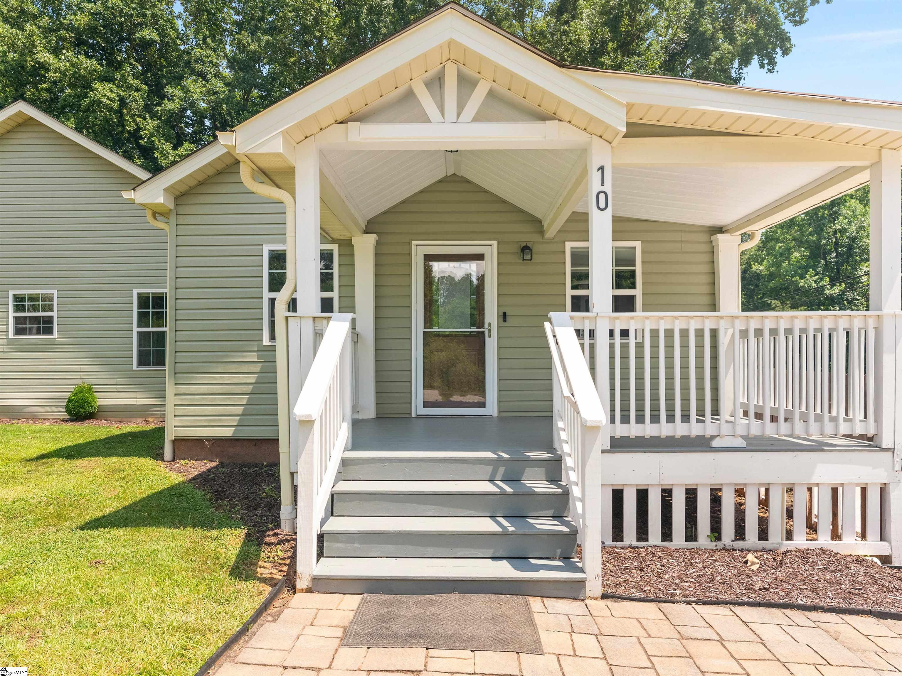 10 N Rockview Drive Greenville, SC 29609