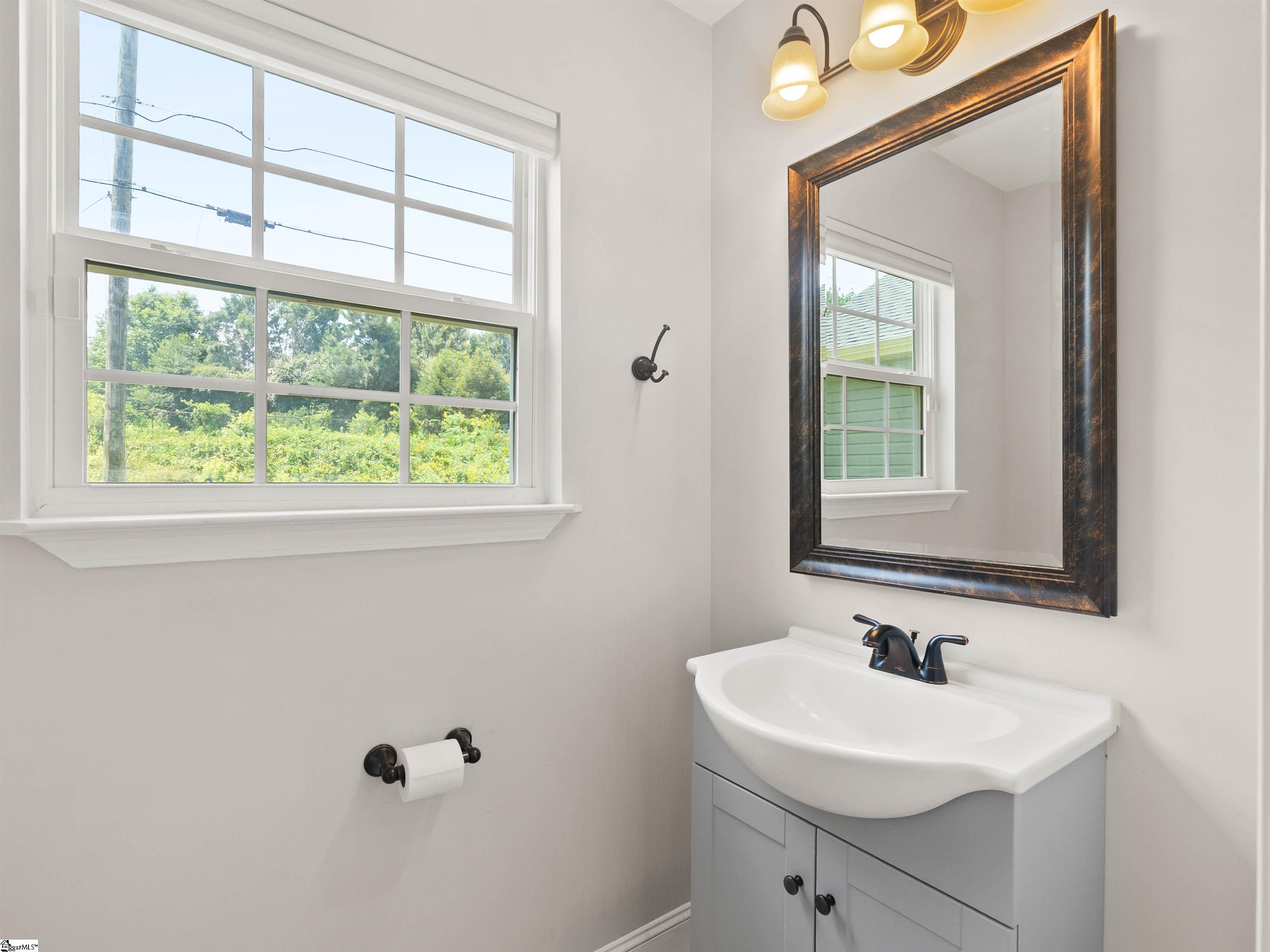 10 N Rockview Drive Greenville, SC 29609