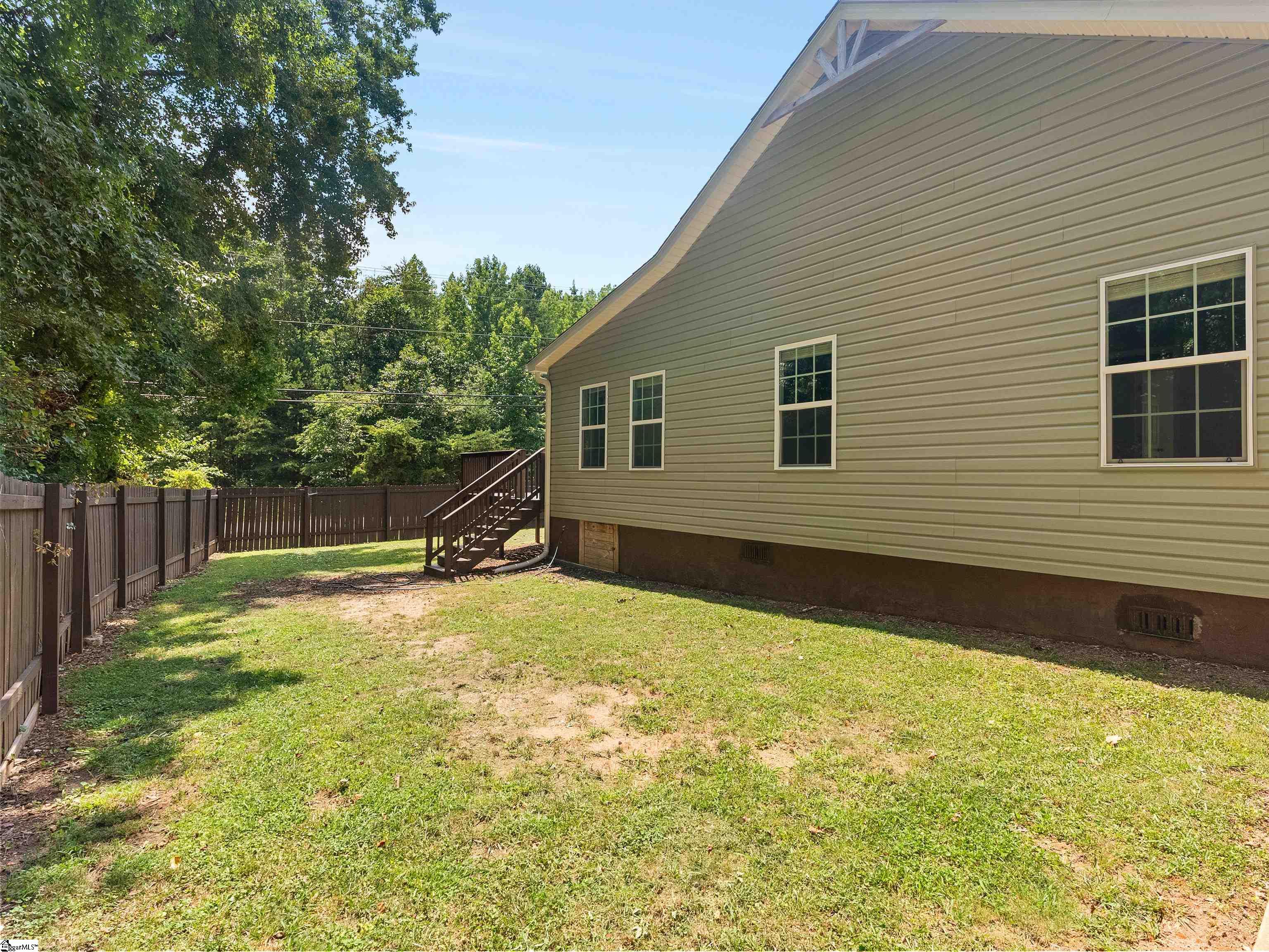 10 N Rockview Drive Greenville, SC 29609