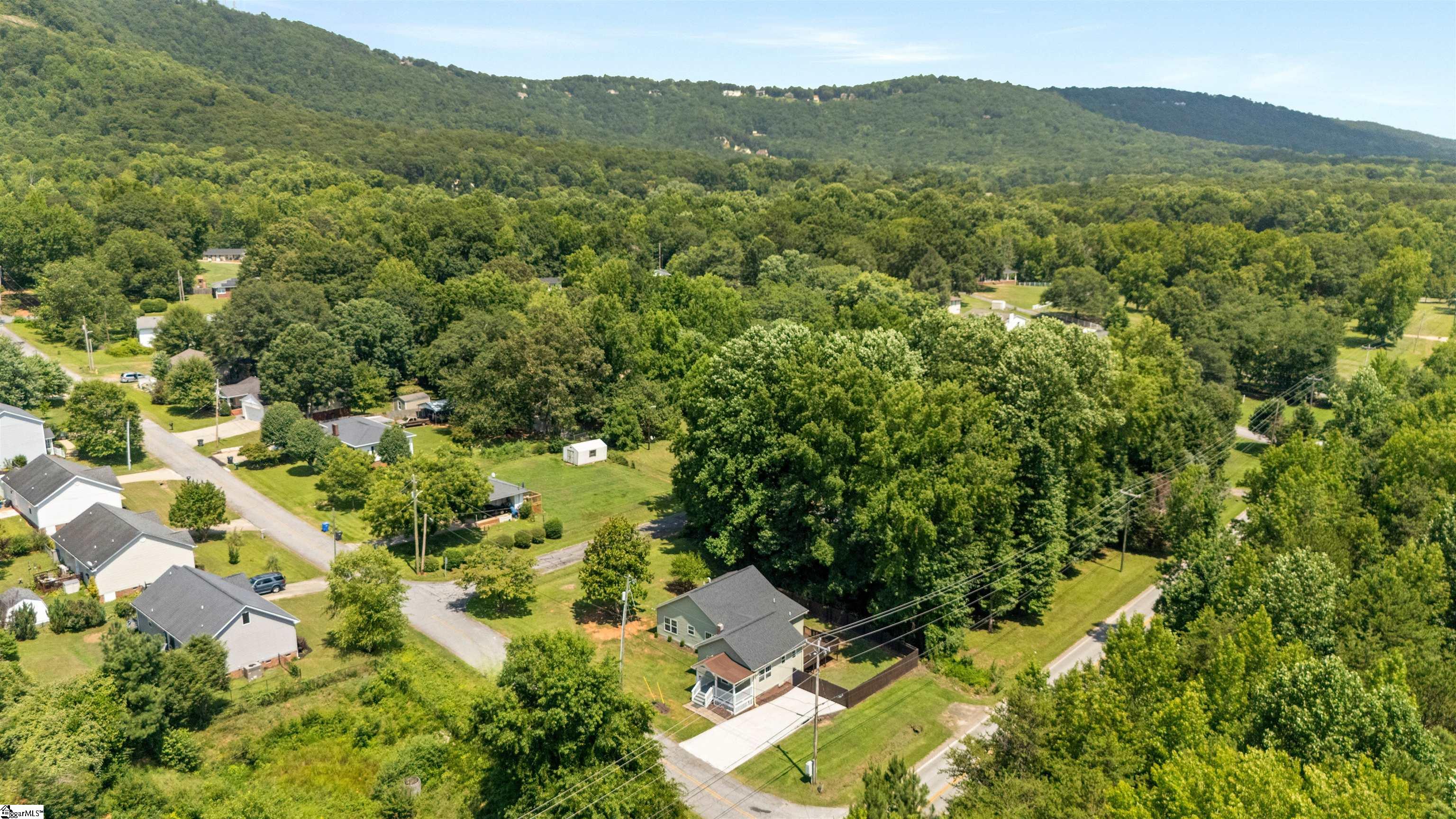 10 N Rockview Drive Greenville, SC 29609