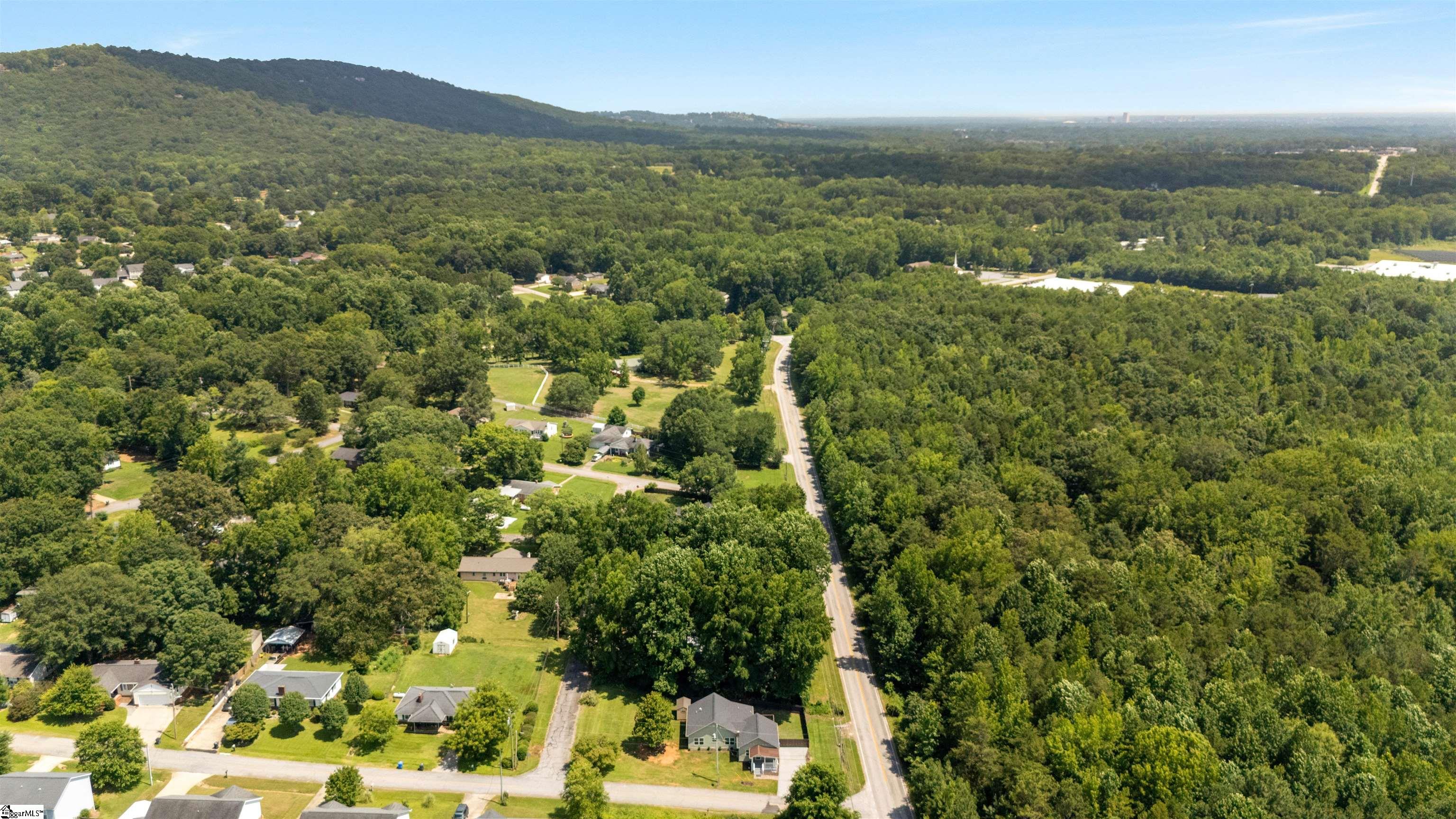 10 N Rockview Drive Greenville, SC 29609