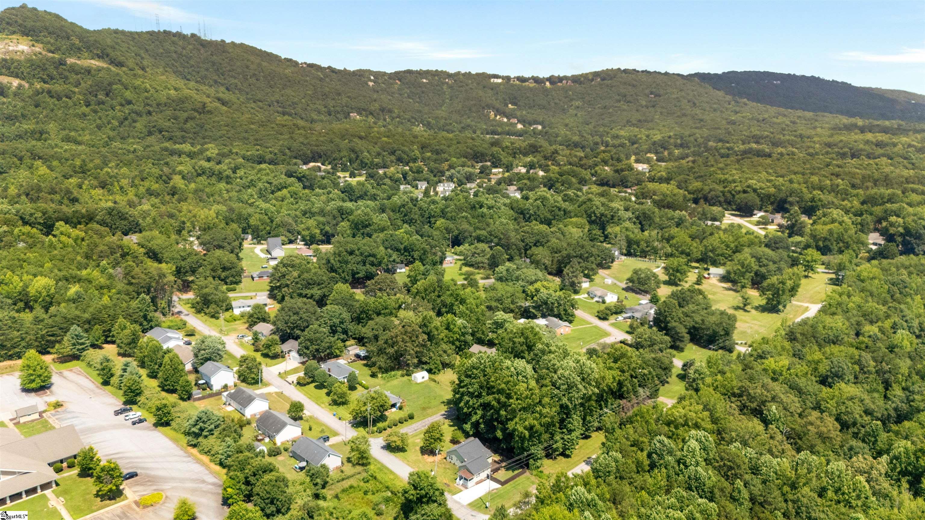 10 N Rockview Drive Greenville, SC 29609