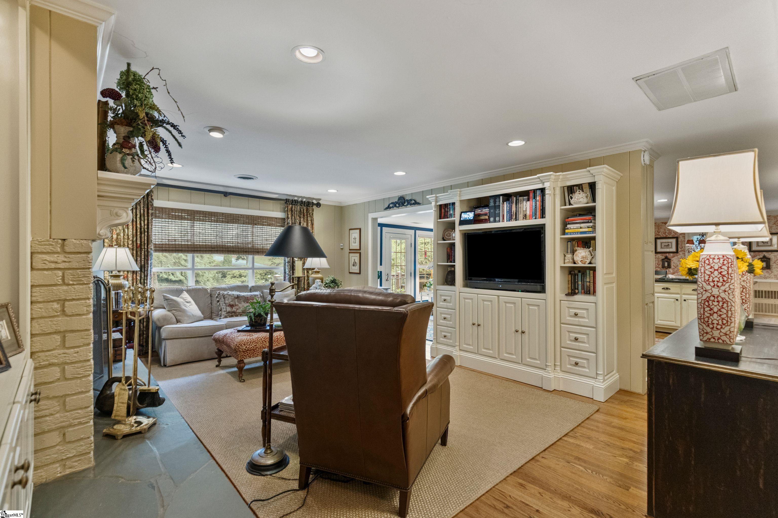 200 Augusta Street Easley, SC 29640
