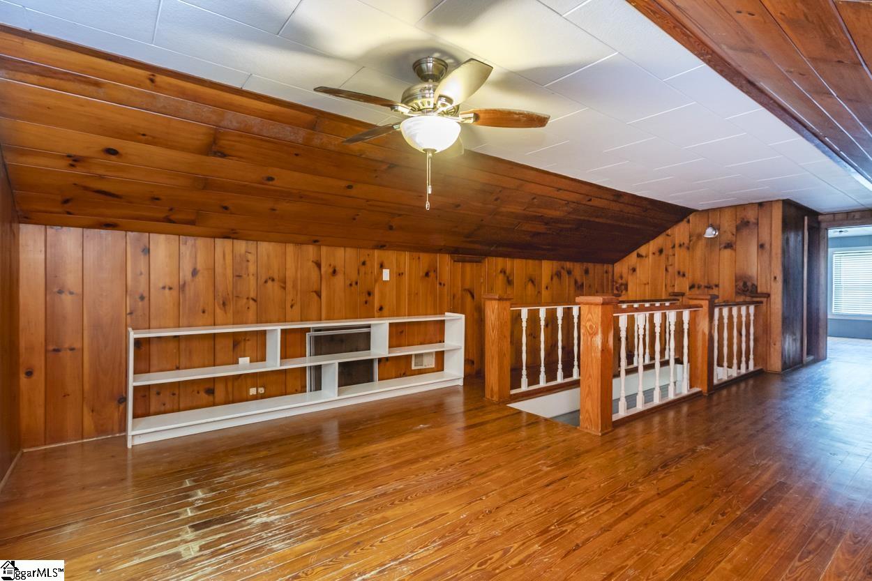 560 Athens Street Hartwell, GA 30643