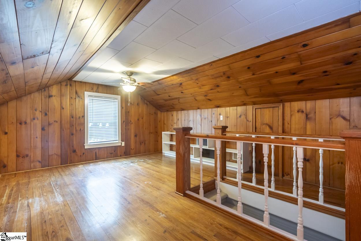 560 Athens Street Hartwell, GA 30643