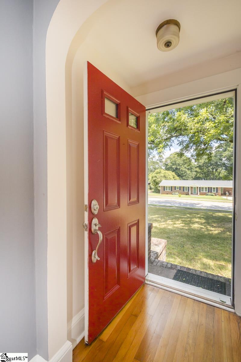 560 Athens Street Hartwell, GA 30643