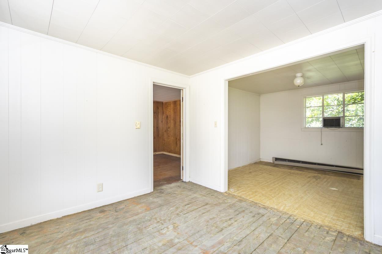 560 Athens Street Hartwell, GA 30643