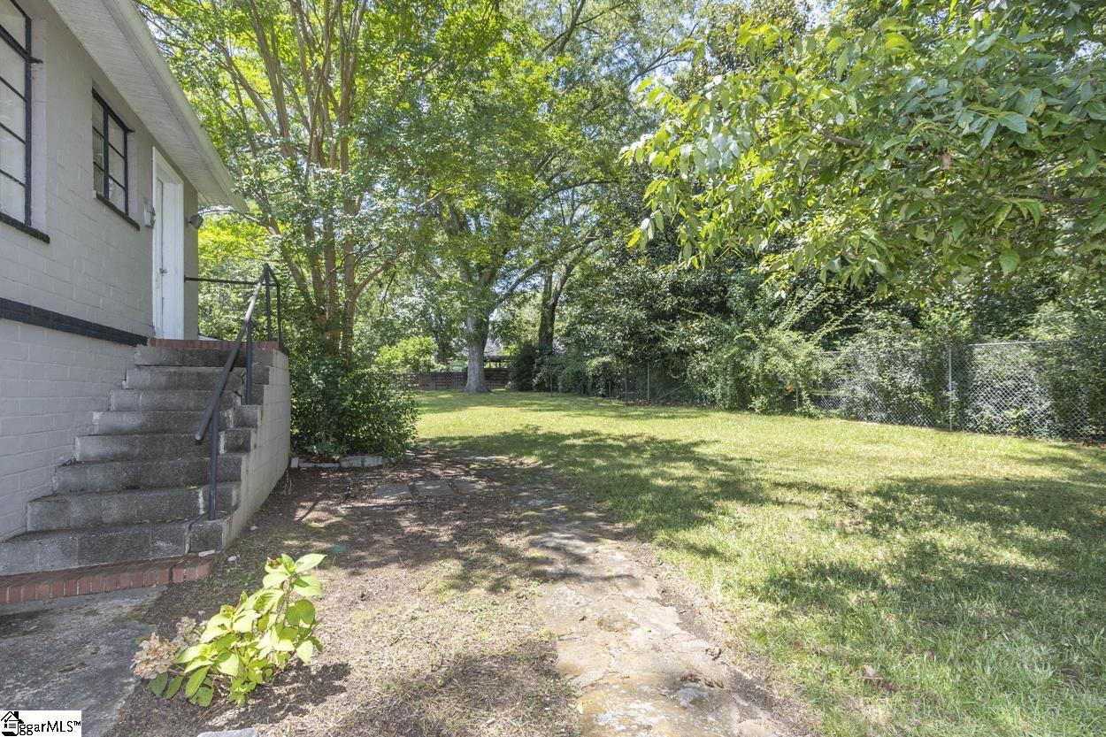 560 Athens Street Hartwell, GA 30643