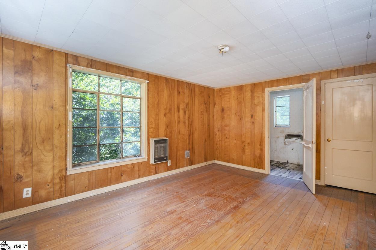 560 Athens Street Hartwell, GA 30643