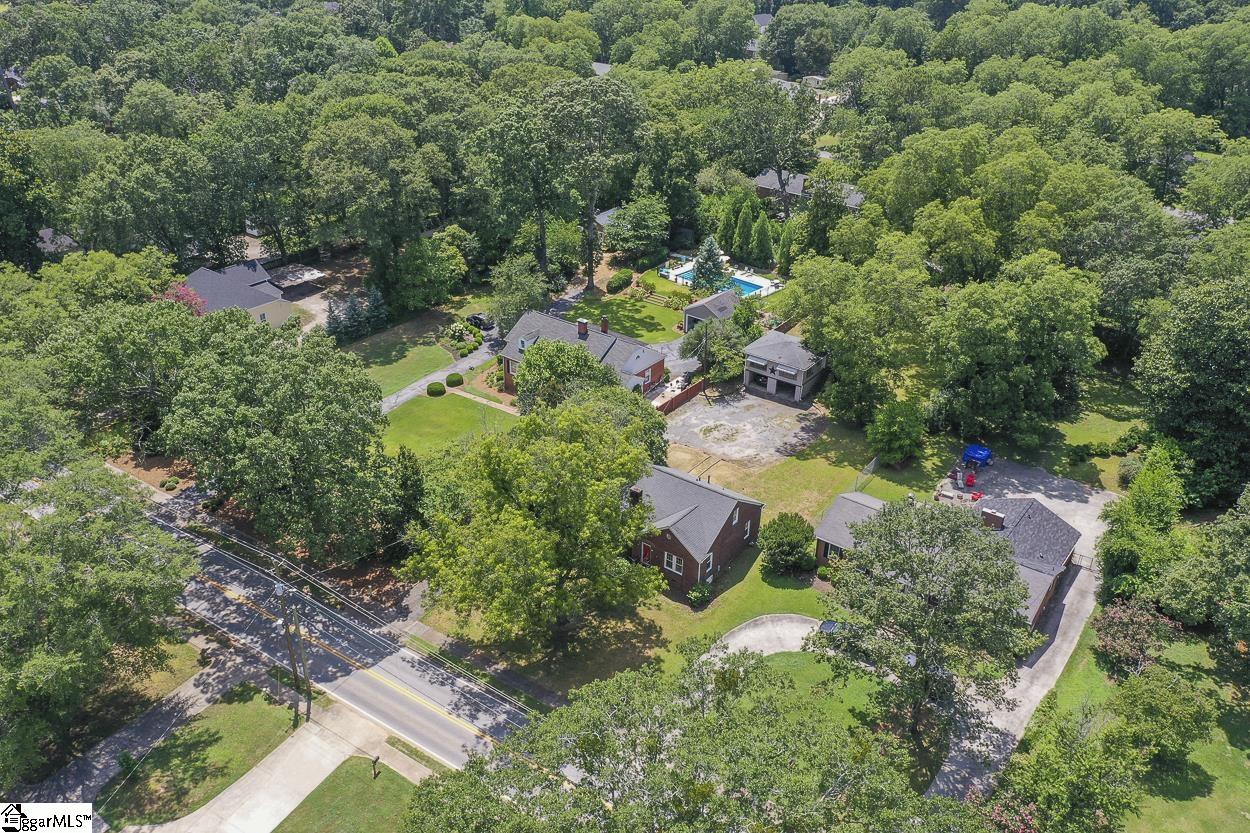 560 Athens Street Hartwell, GA 30643