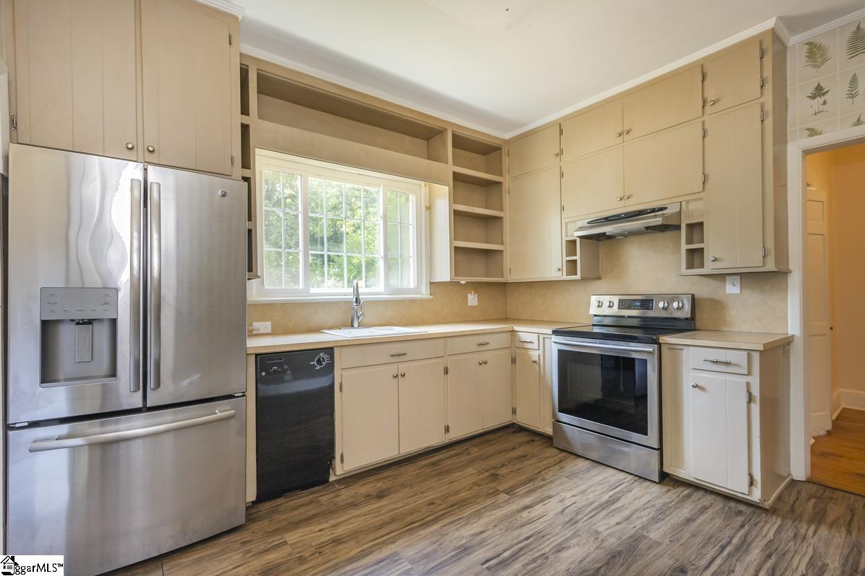 560 Athens Street Hartwell, GA 30643