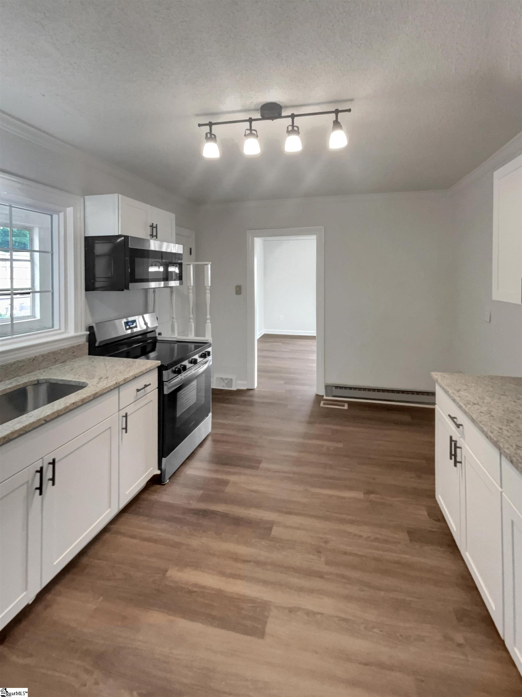 33 Racine Court Greenville, SC 29617
