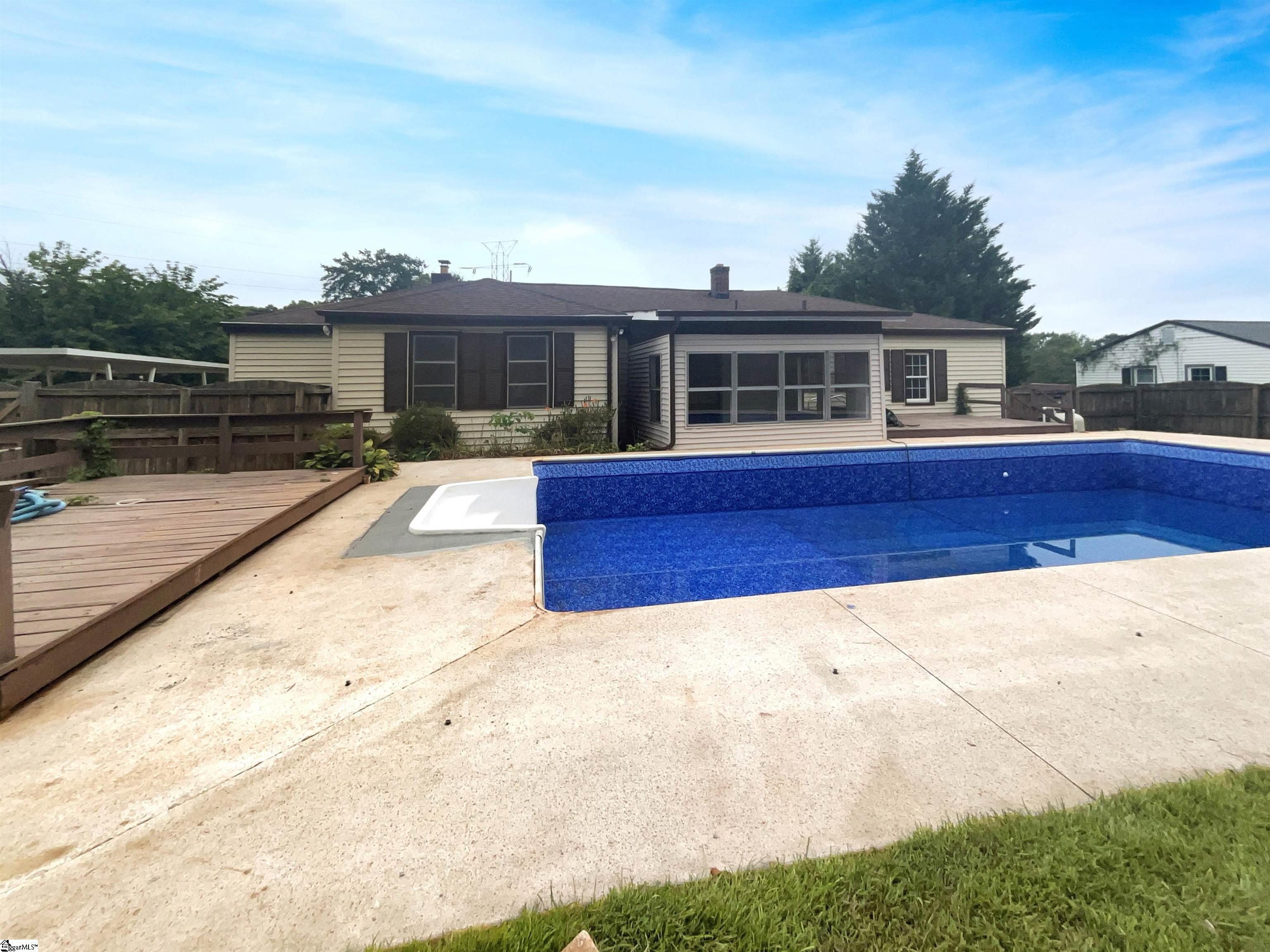 33 Racine Court Greenville, SC 29617