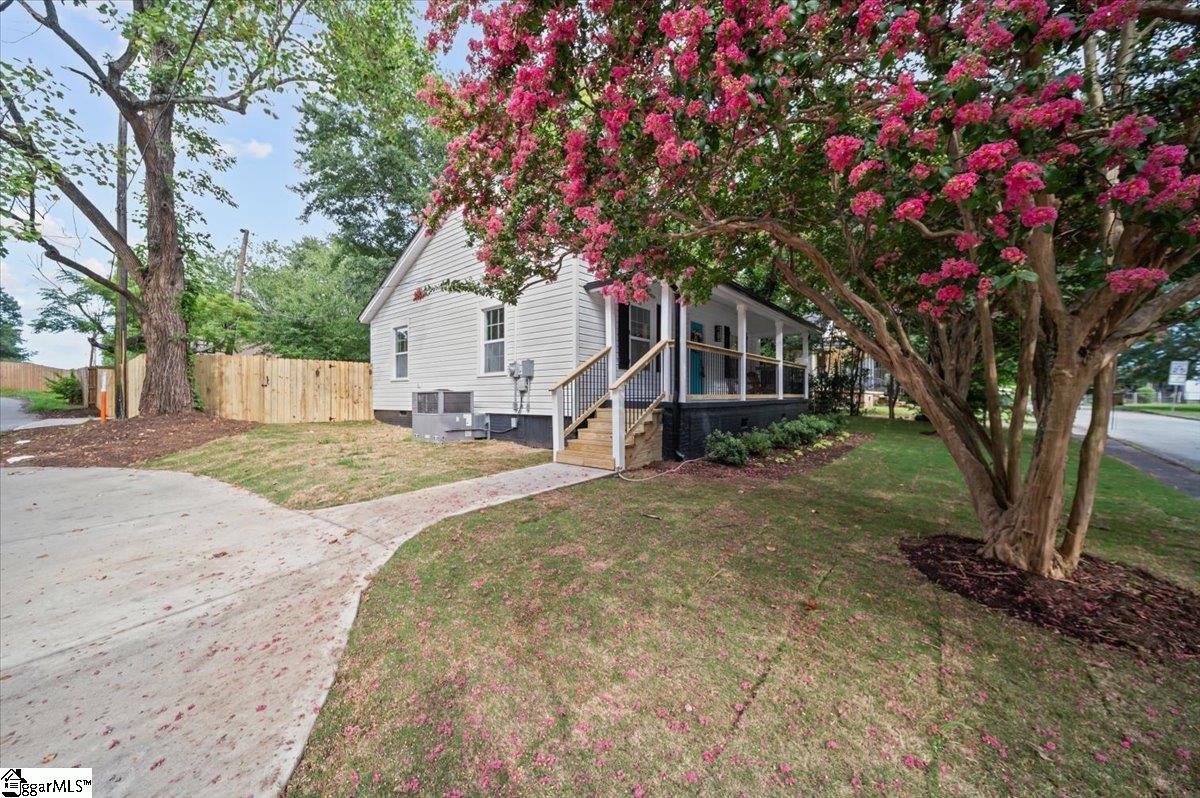 8 Baldwin Street Greenville, SC 29611