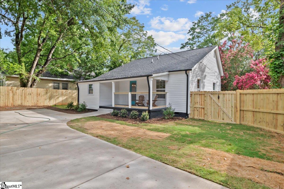 8 Baldwin Street Greenville, SC 29611