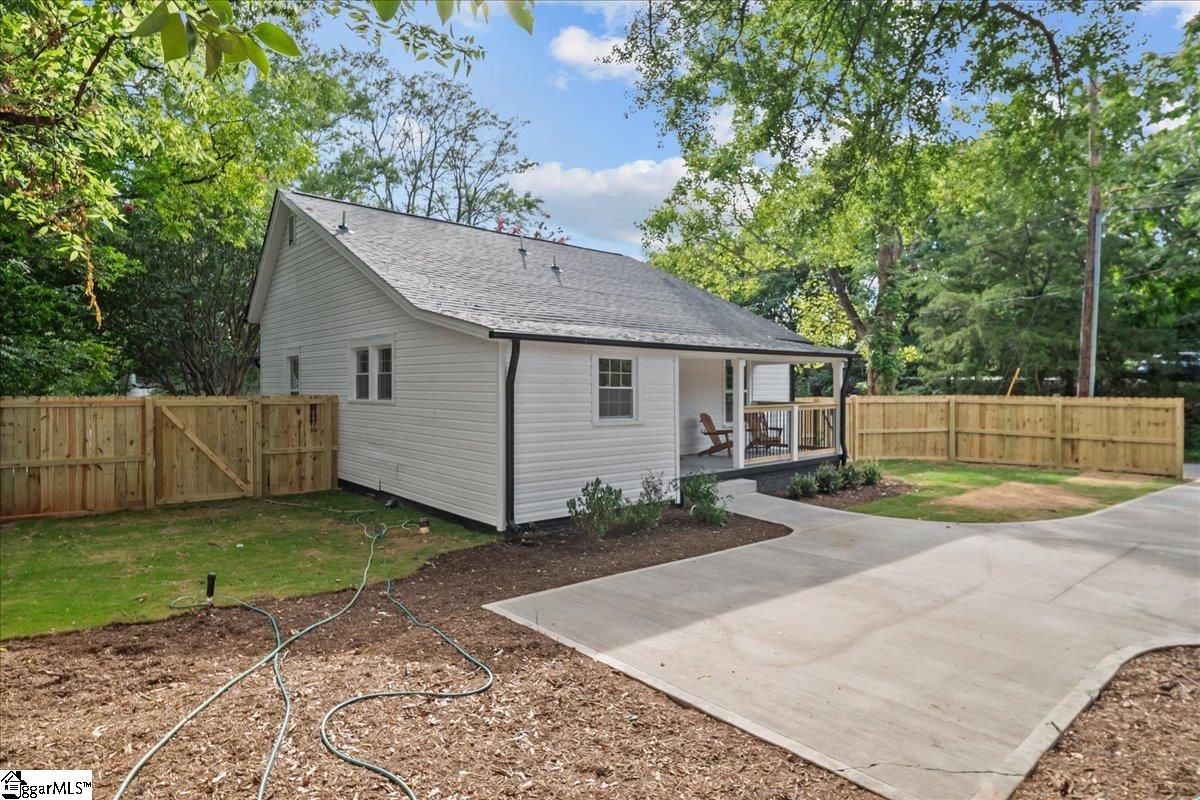 8 Baldwin Street Greenville, SC 29611