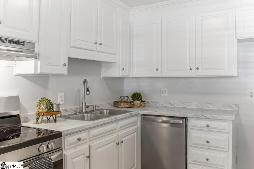 20 Balfer Court Greenville, SC 29615