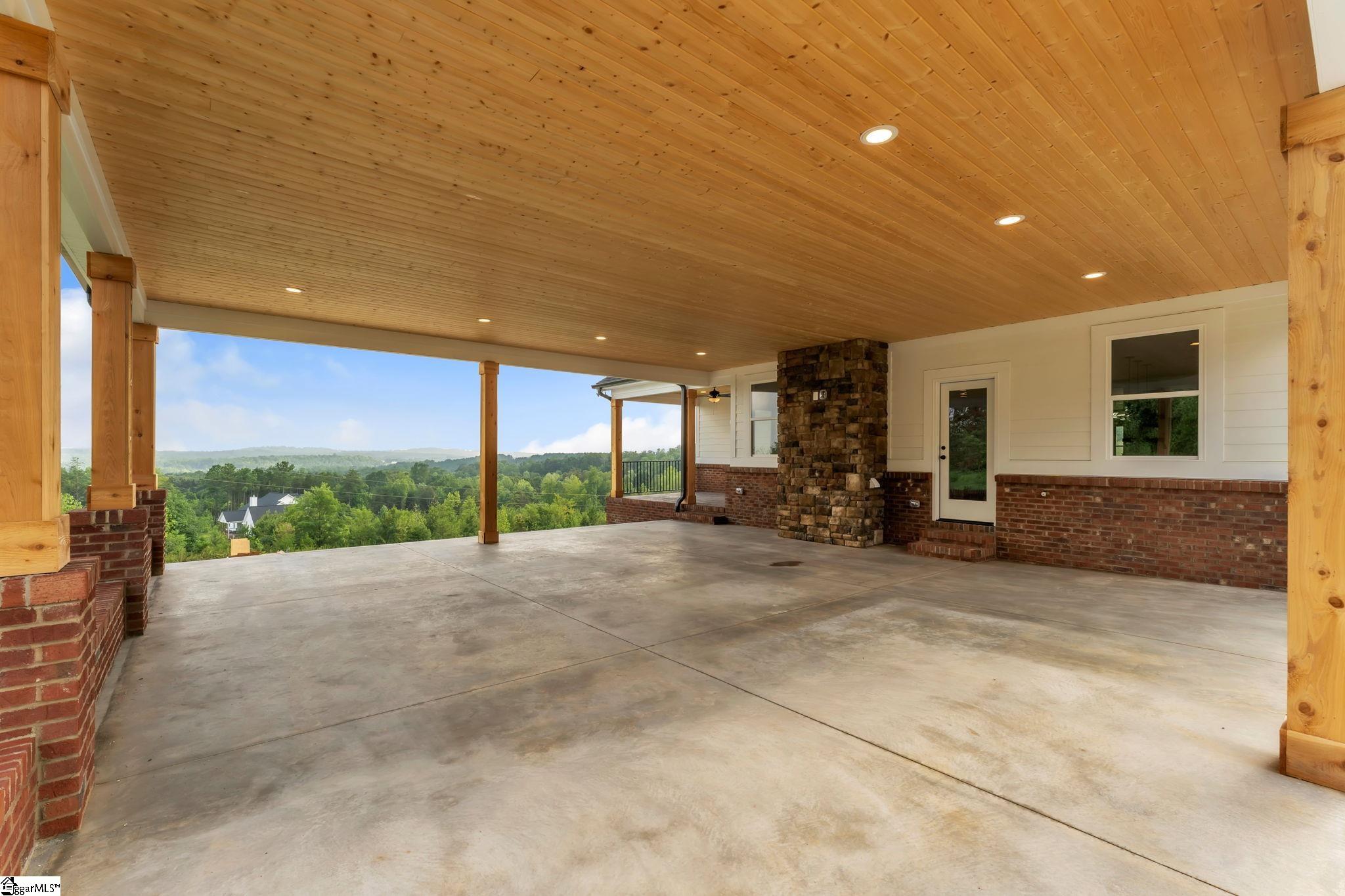 452 N Glassy Mountain Road Landrum, SC 29356