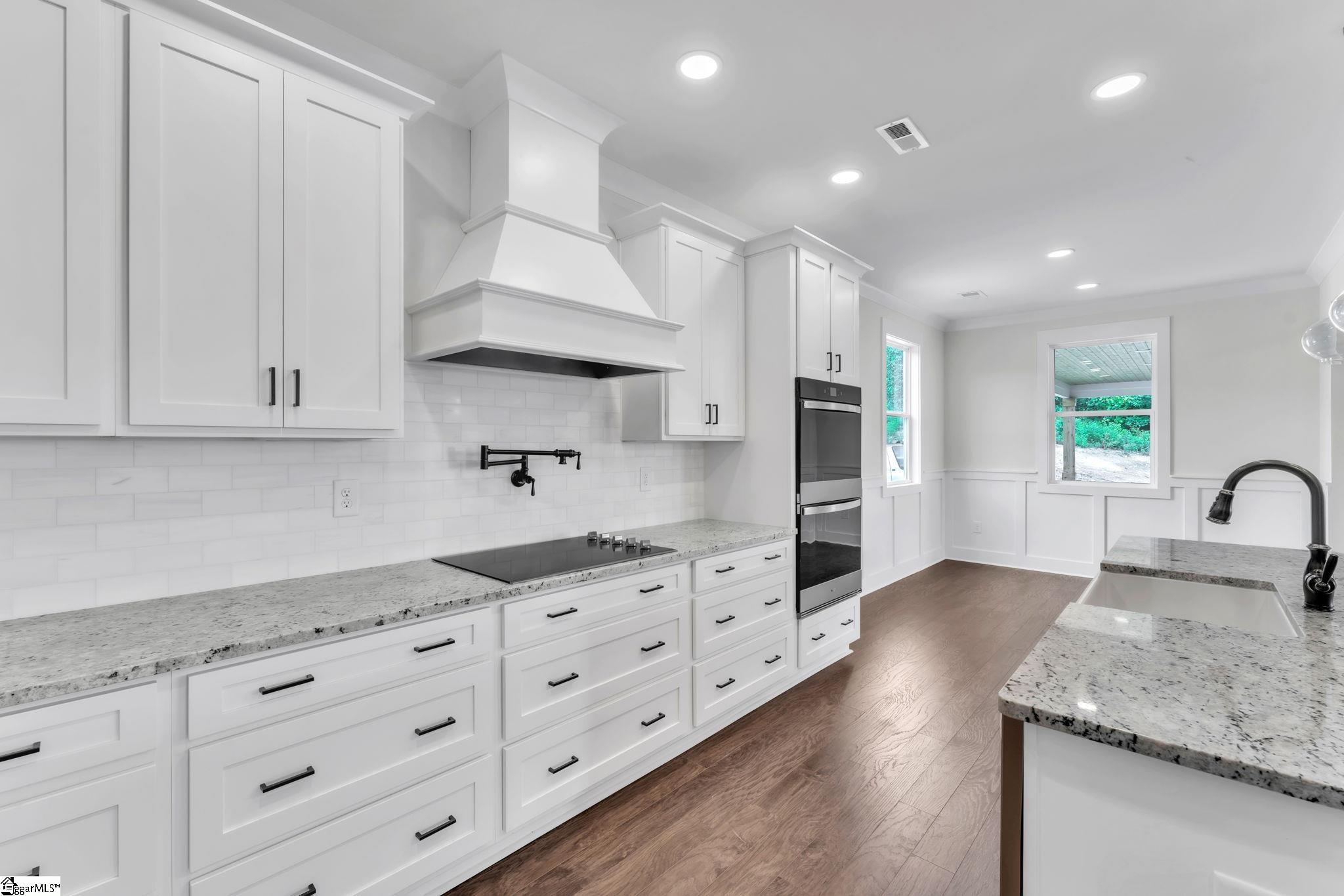 452 N Glassy Mountain Road Landrum, SC 29356