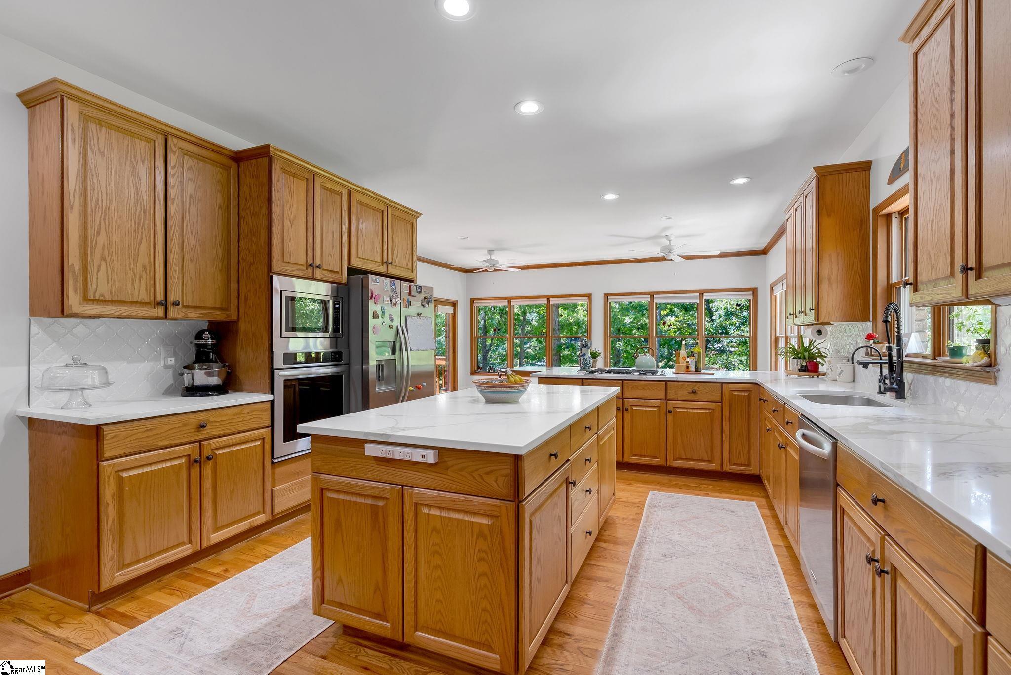 124 Lake Point Drive Taylors, SC 29687