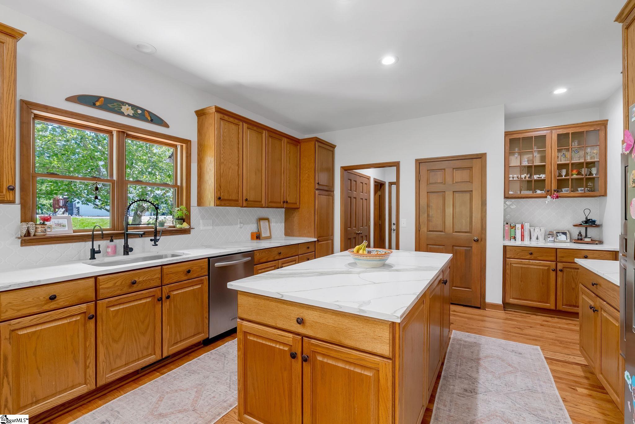 124 Lake Point Drive Taylors, SC 29687