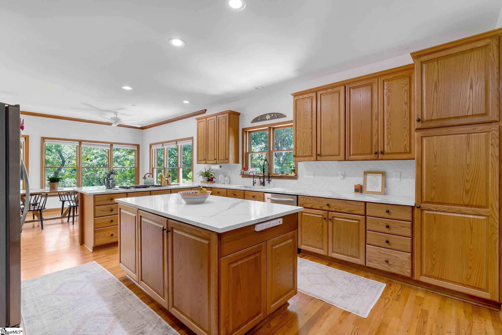 124 Lake Point Drive Taylors, SC 29687