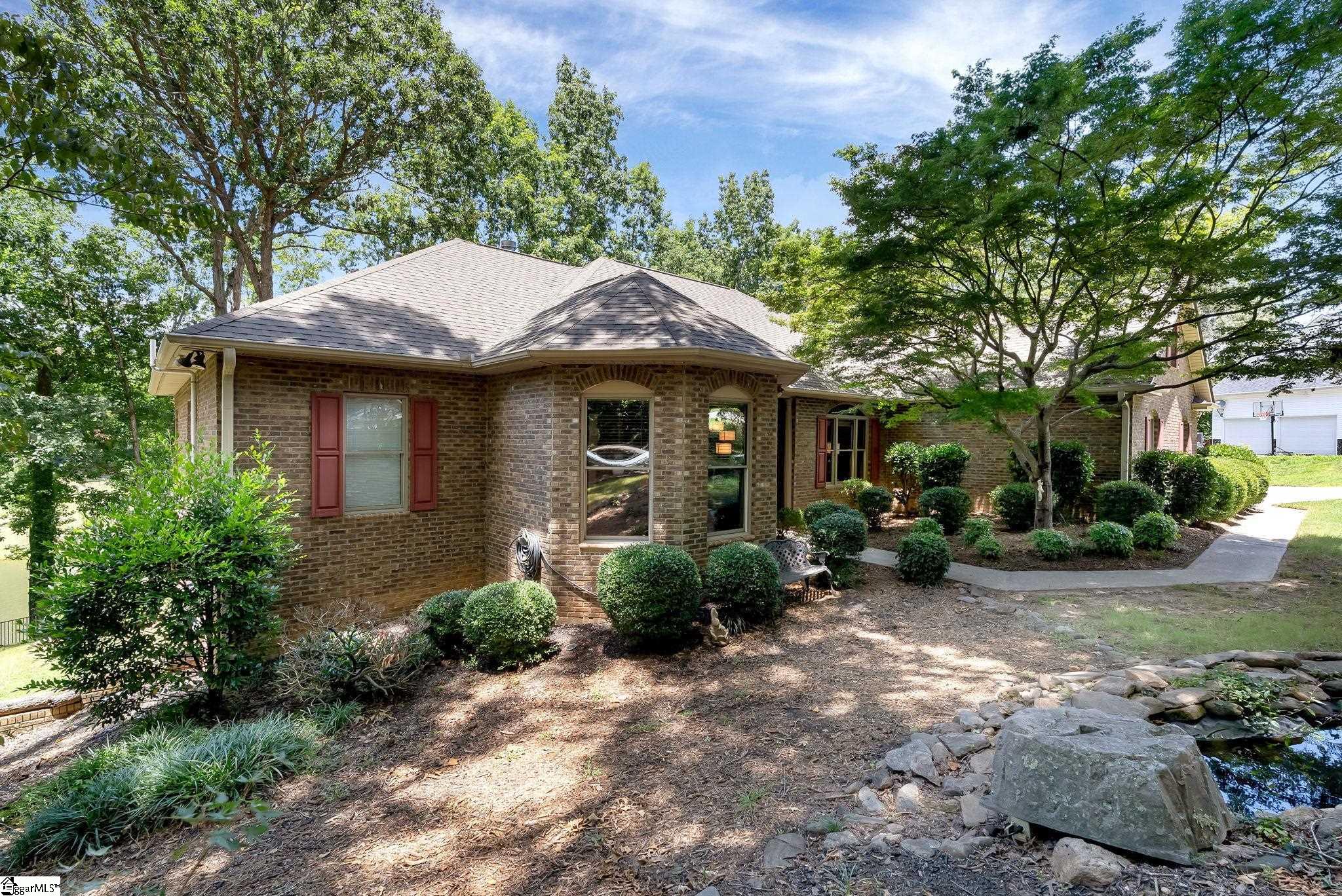 124 Lake Point Drive Taylors, SC 29687