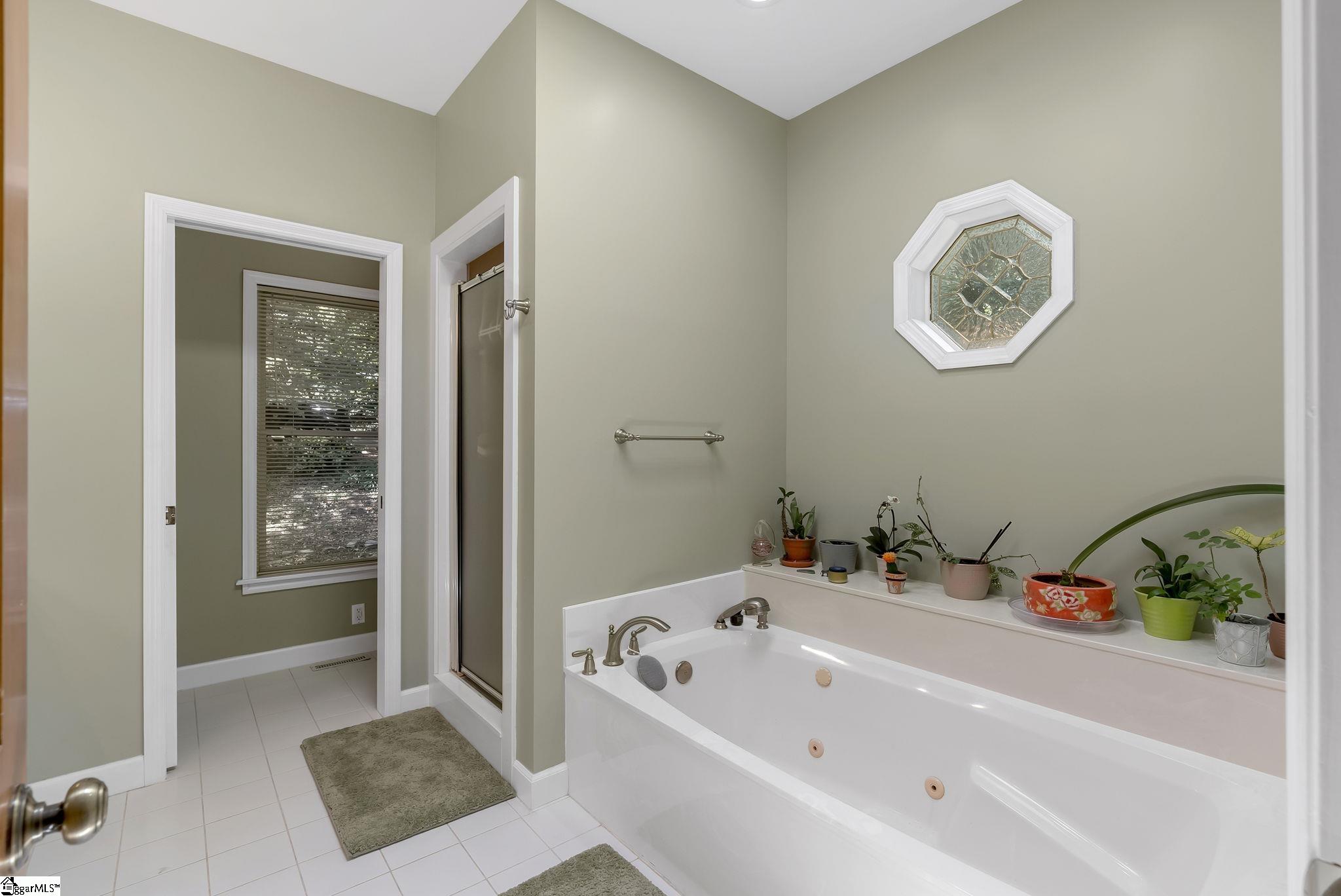 124 Lake Point Drive Taylors, SC 29687