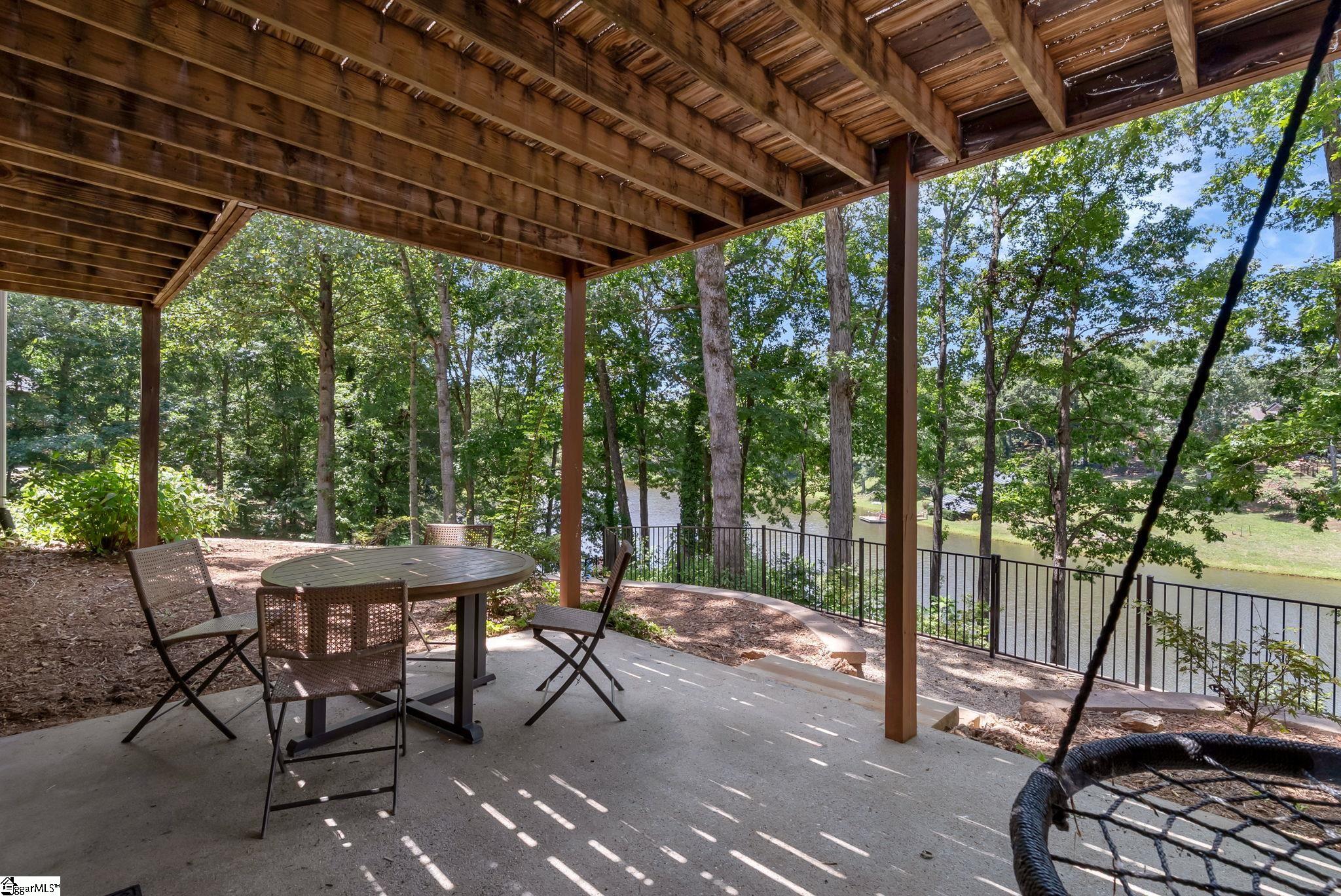 124 Lake Point Drive Taylors, SC 29687