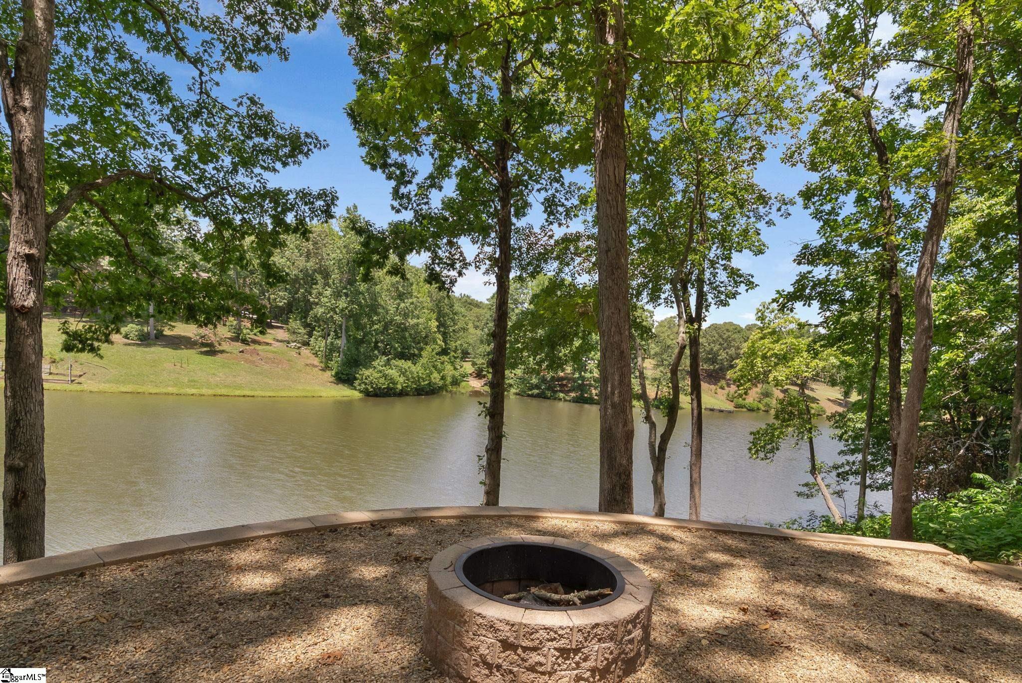 124 Lake Point Drive Taylors, SC 29687
