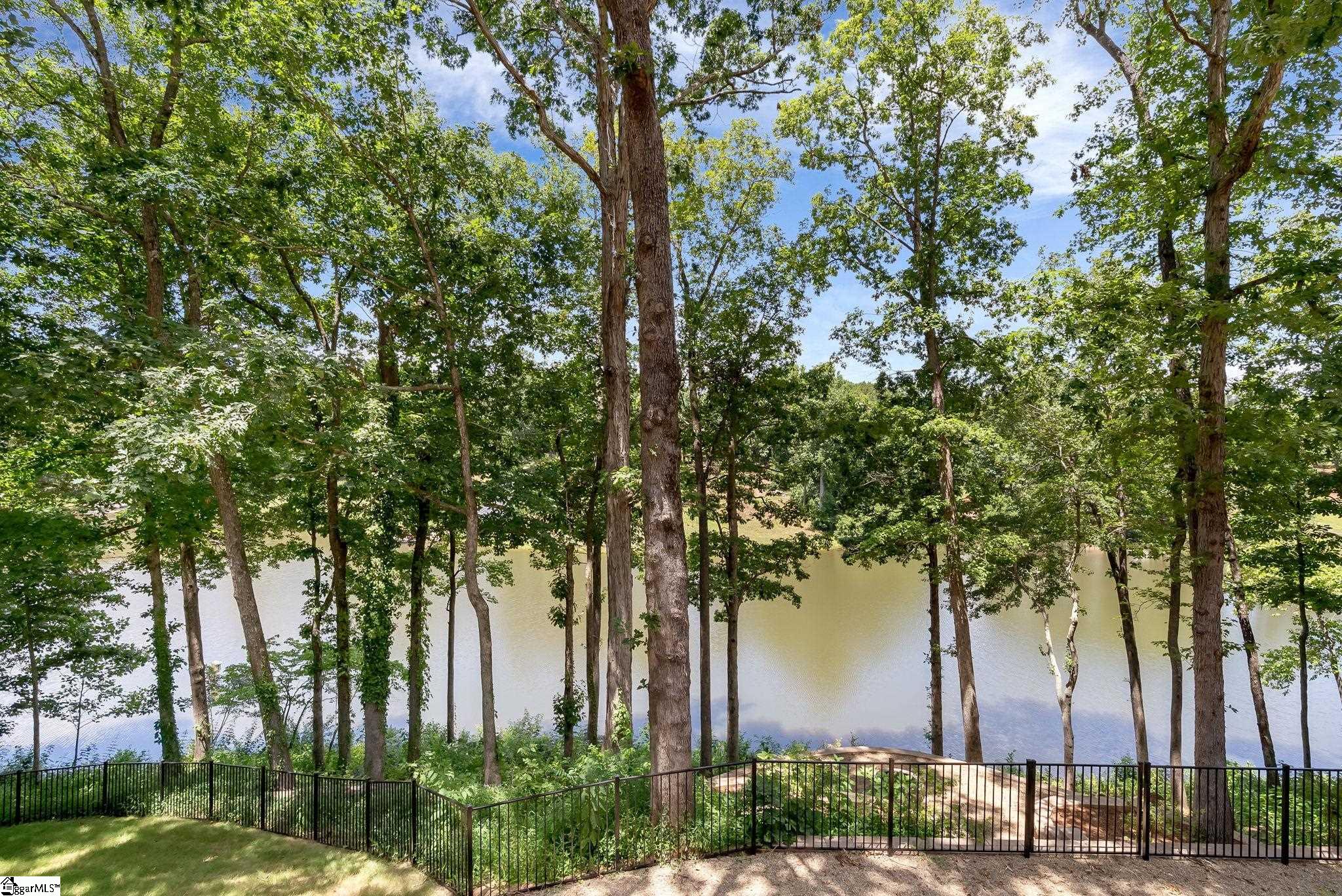 124 Lake Point Drive Taylors, SC 29687