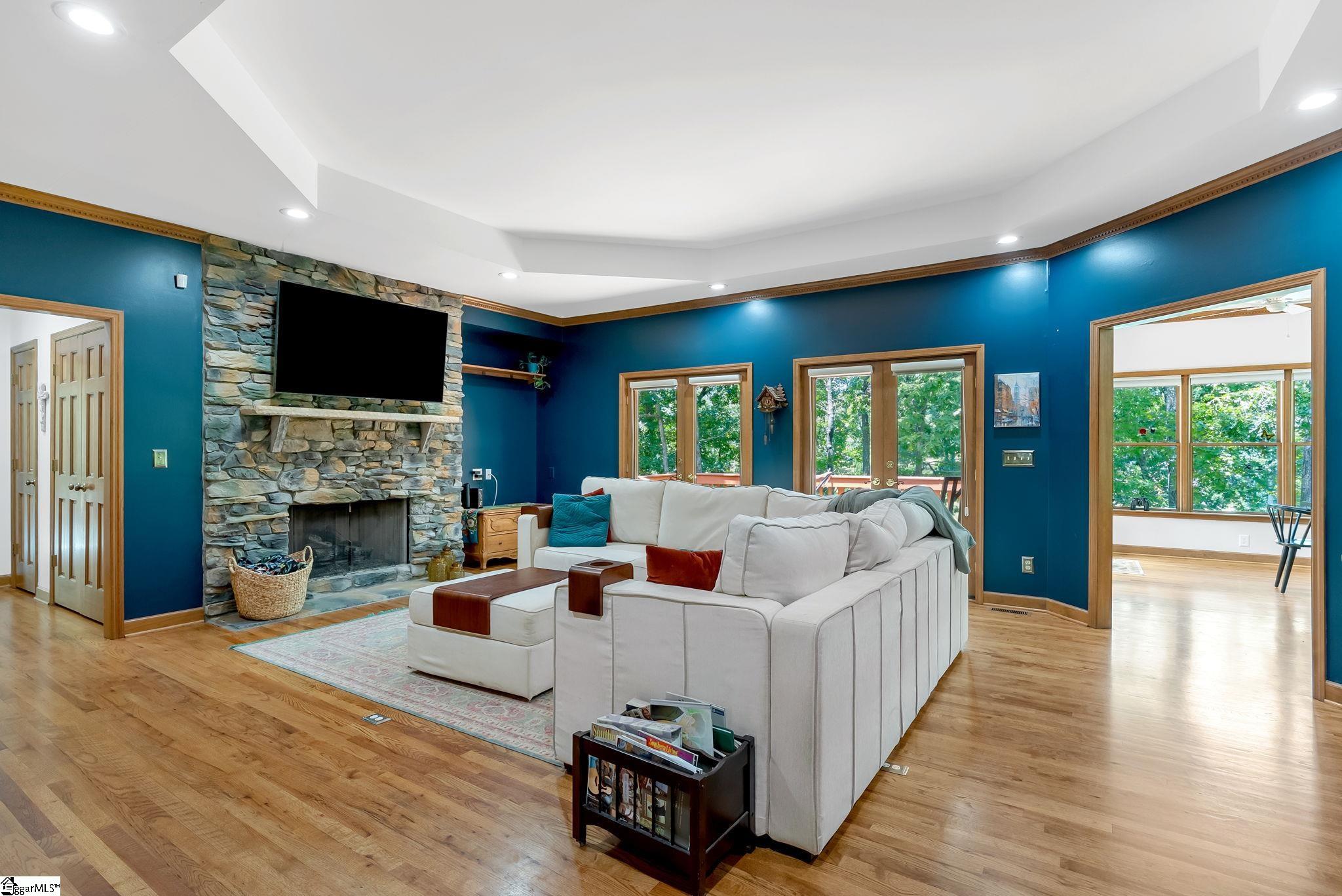 124 Lake Point Drive Taylors, SC 29687
