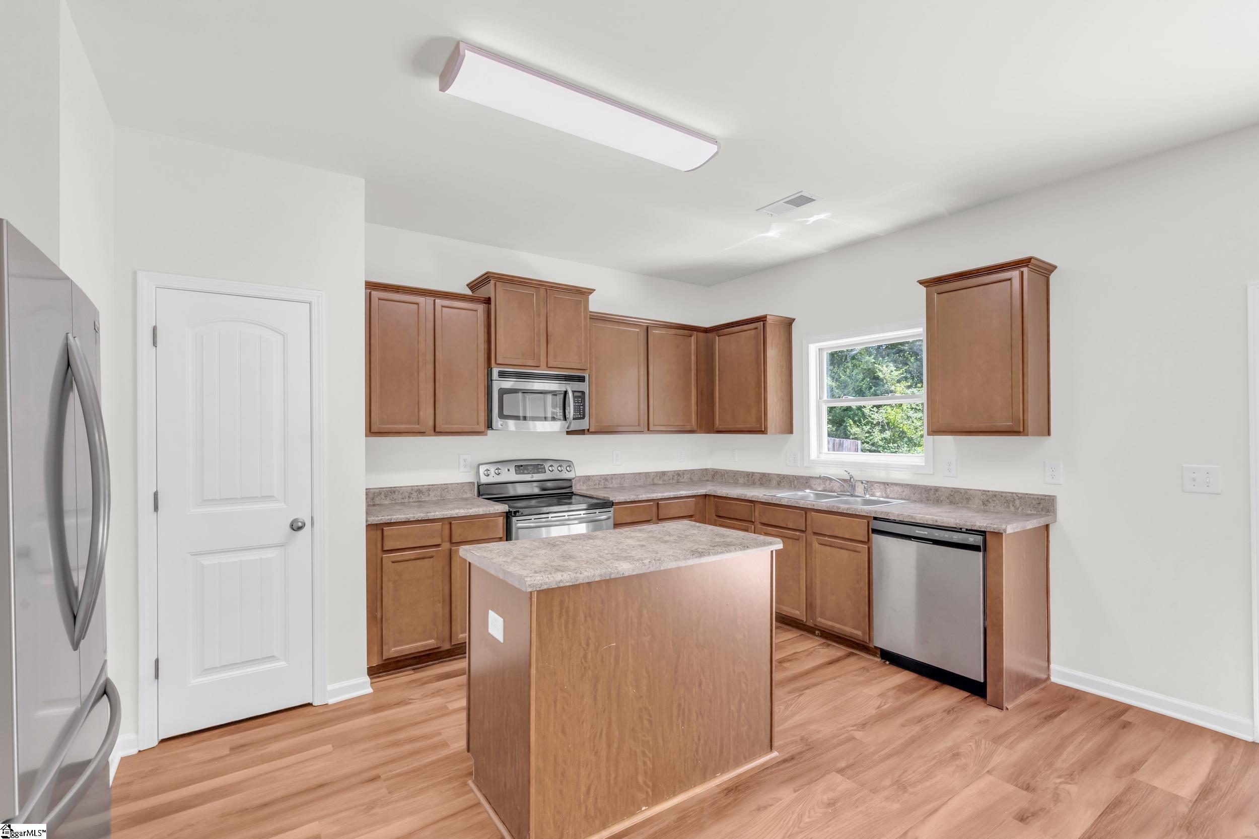 23 Shefleys Road Simpsonville, SC 29680