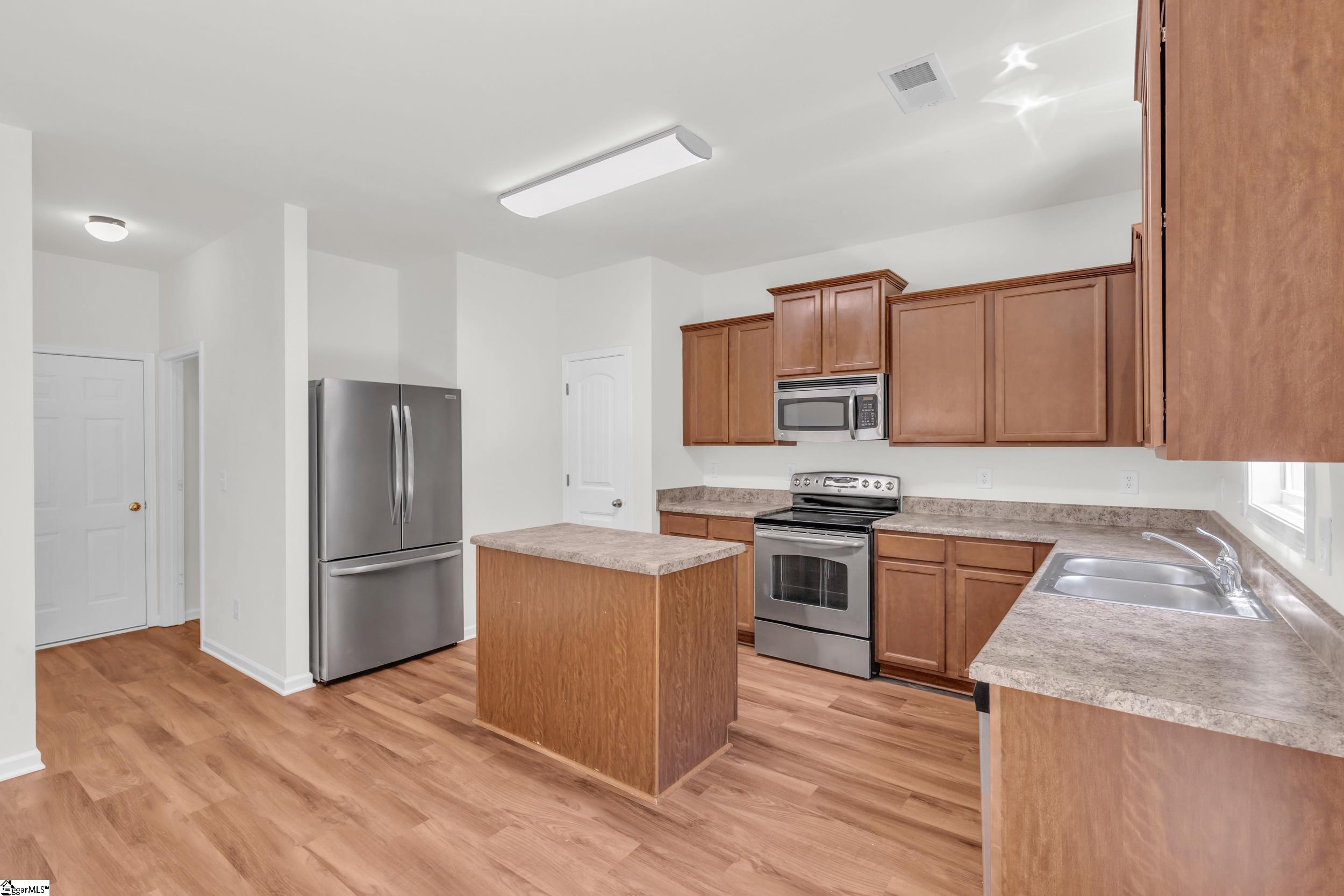 23 Shefleys Road Simpsonville, SC 29680