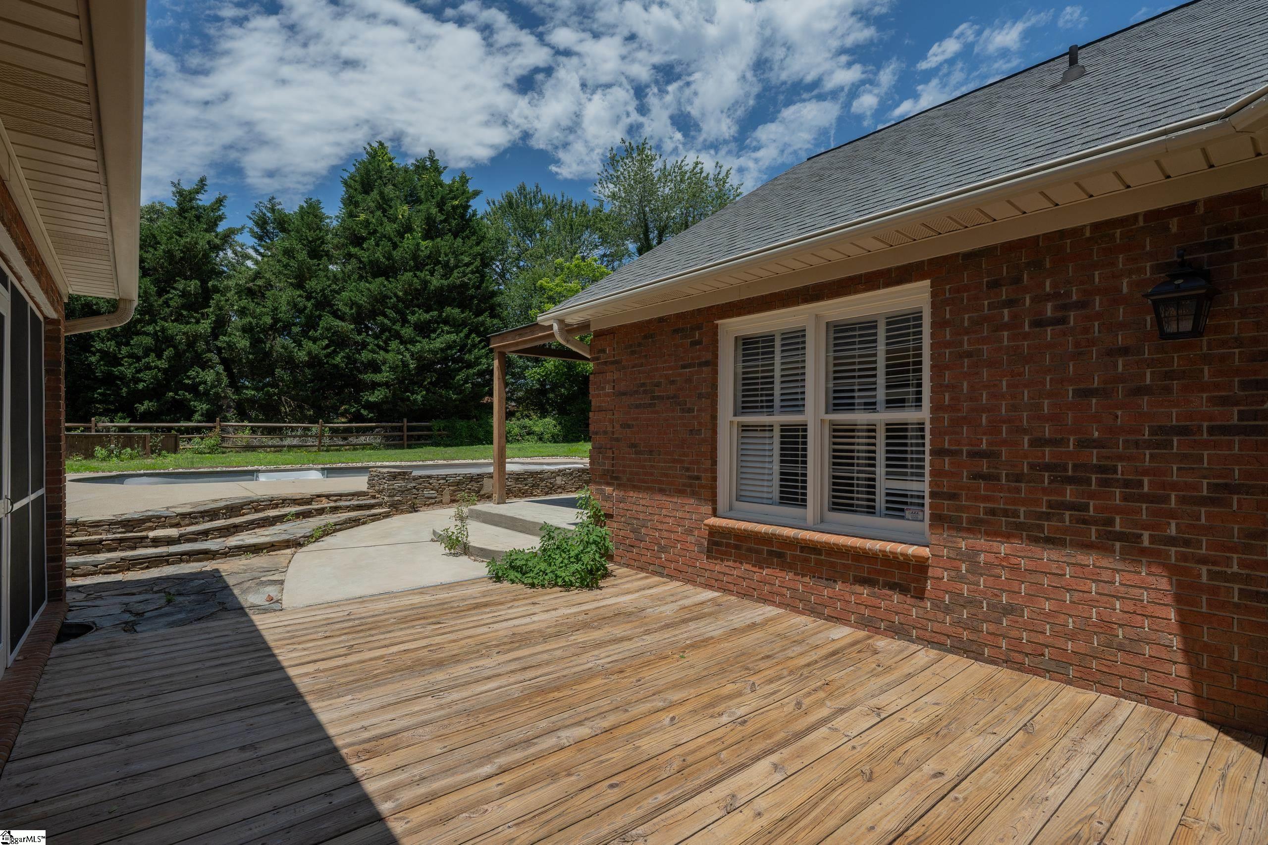 322 N Rutherford Road Greer, SC 29651
