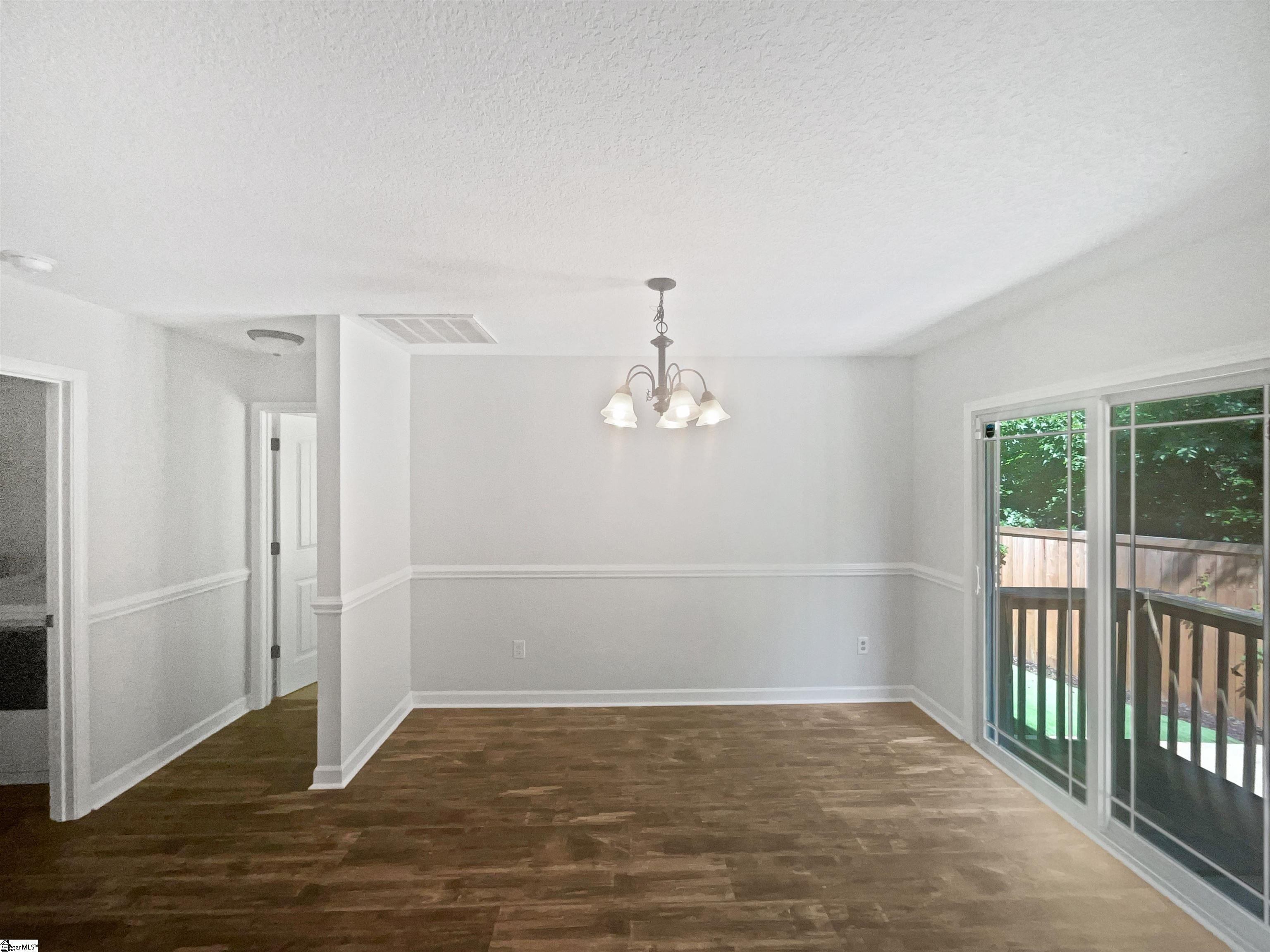 669 Chastine Drive Spartanburg, SC 29301