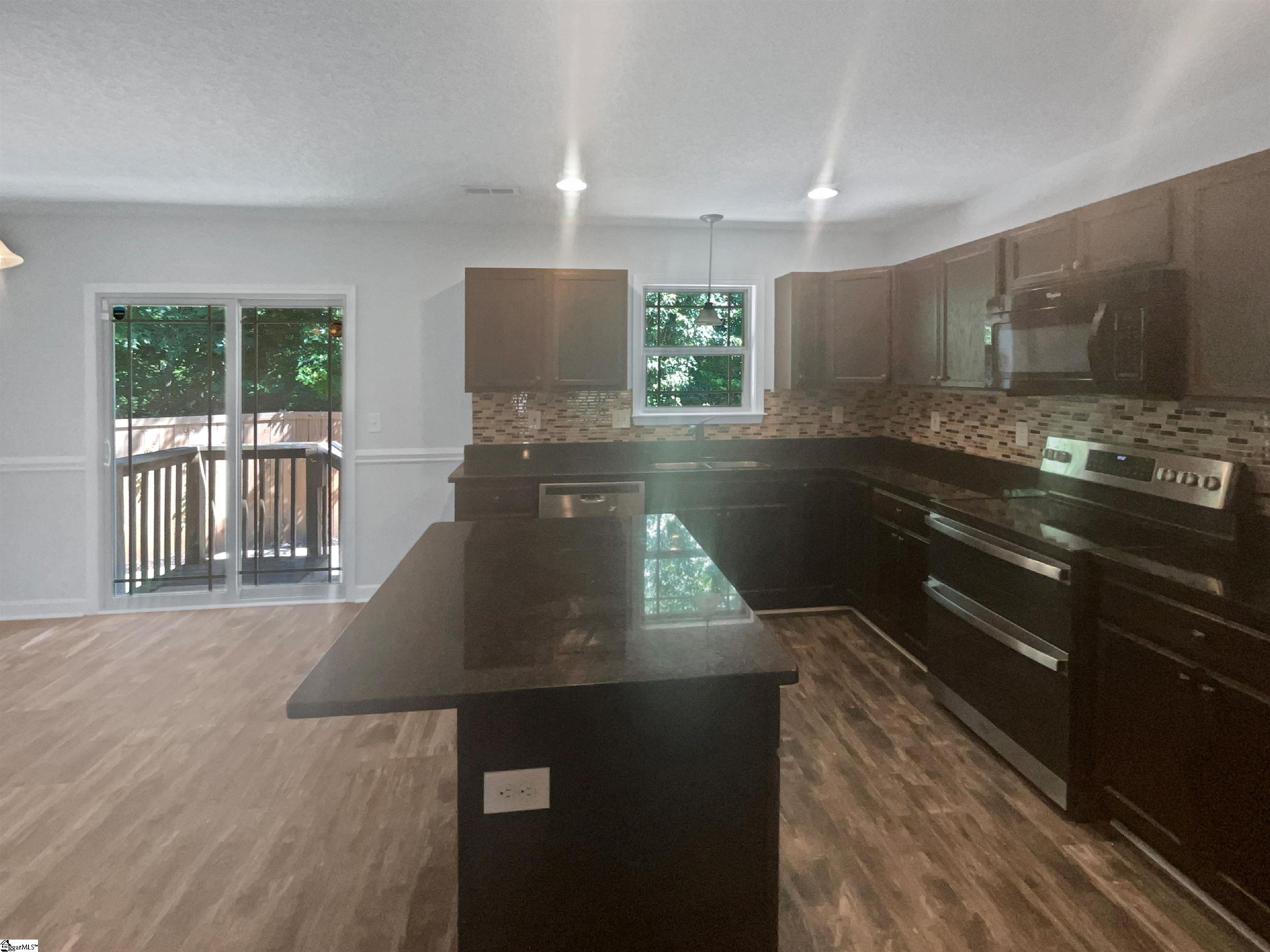 669 Chastine Drive Spartanburg, SC 29301