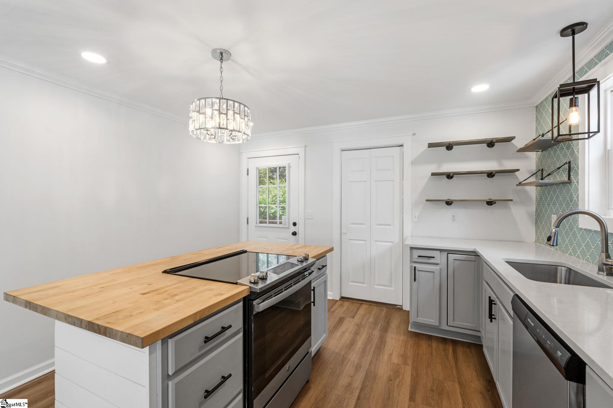 12 Hudson Street Greenville, SC 29609