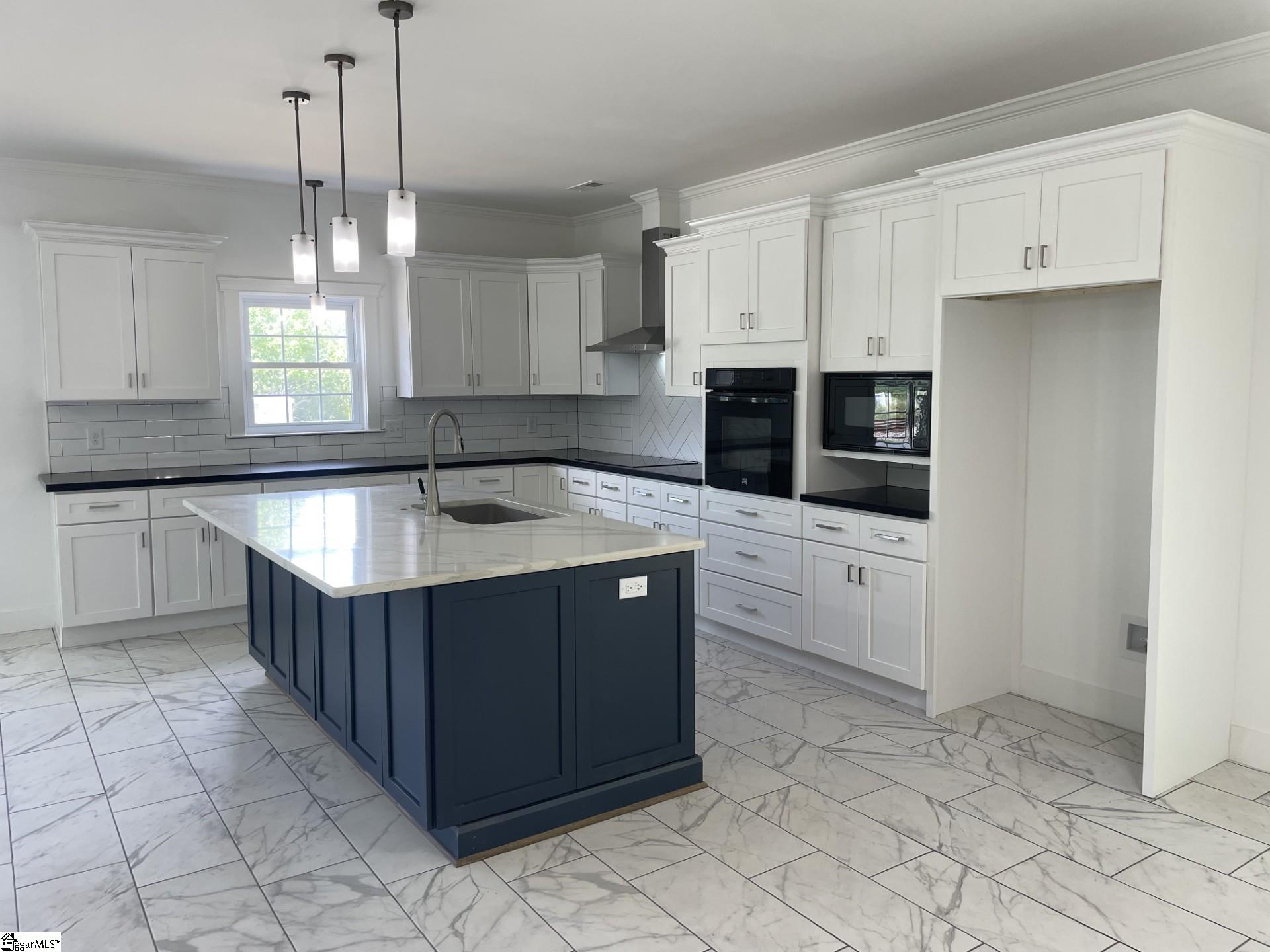 816 E Carolina Avenue Clinton, SC 29325