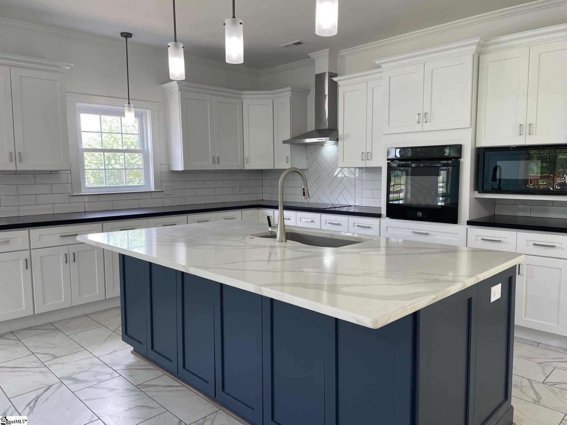 816 E Carolina Avenue Clinton, SC 29325