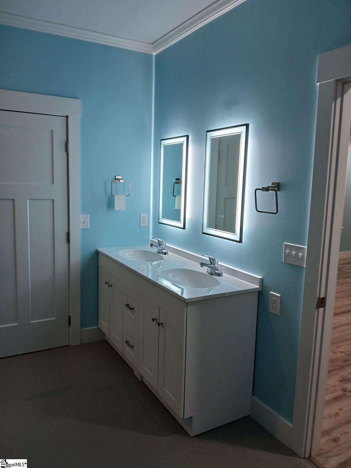 816 E Carolina Avenue Clinton, SC 29325