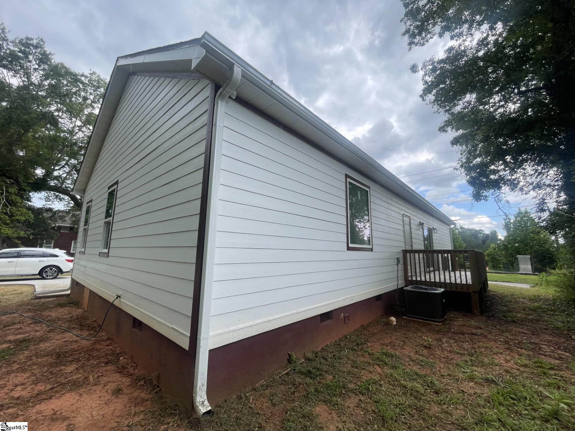 816 E Carolina Avenue Clinton, SC 29325