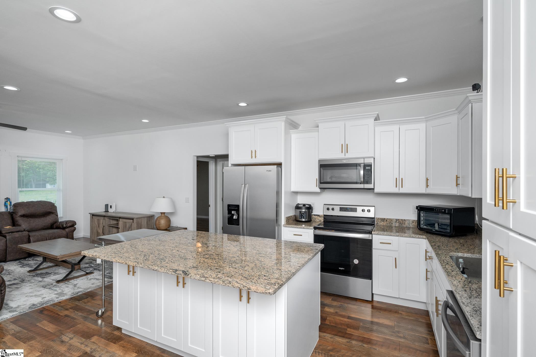 315 W Broad Street Iva, SC 29655
