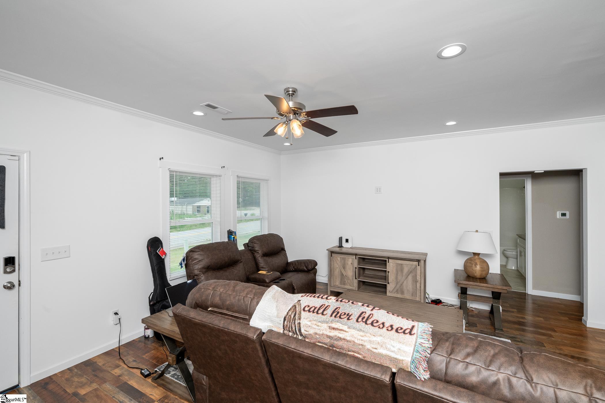 315 W Broad Street Iva, SC 29655